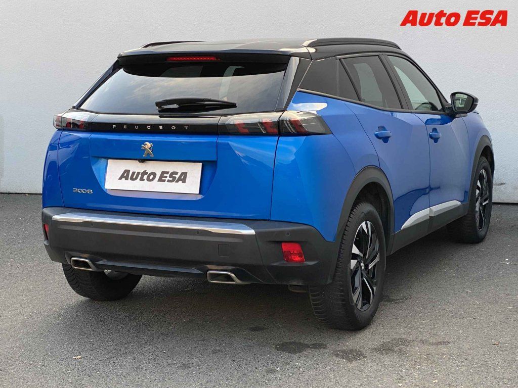 Peugeot 2008, 1.2,navi - fotka 4