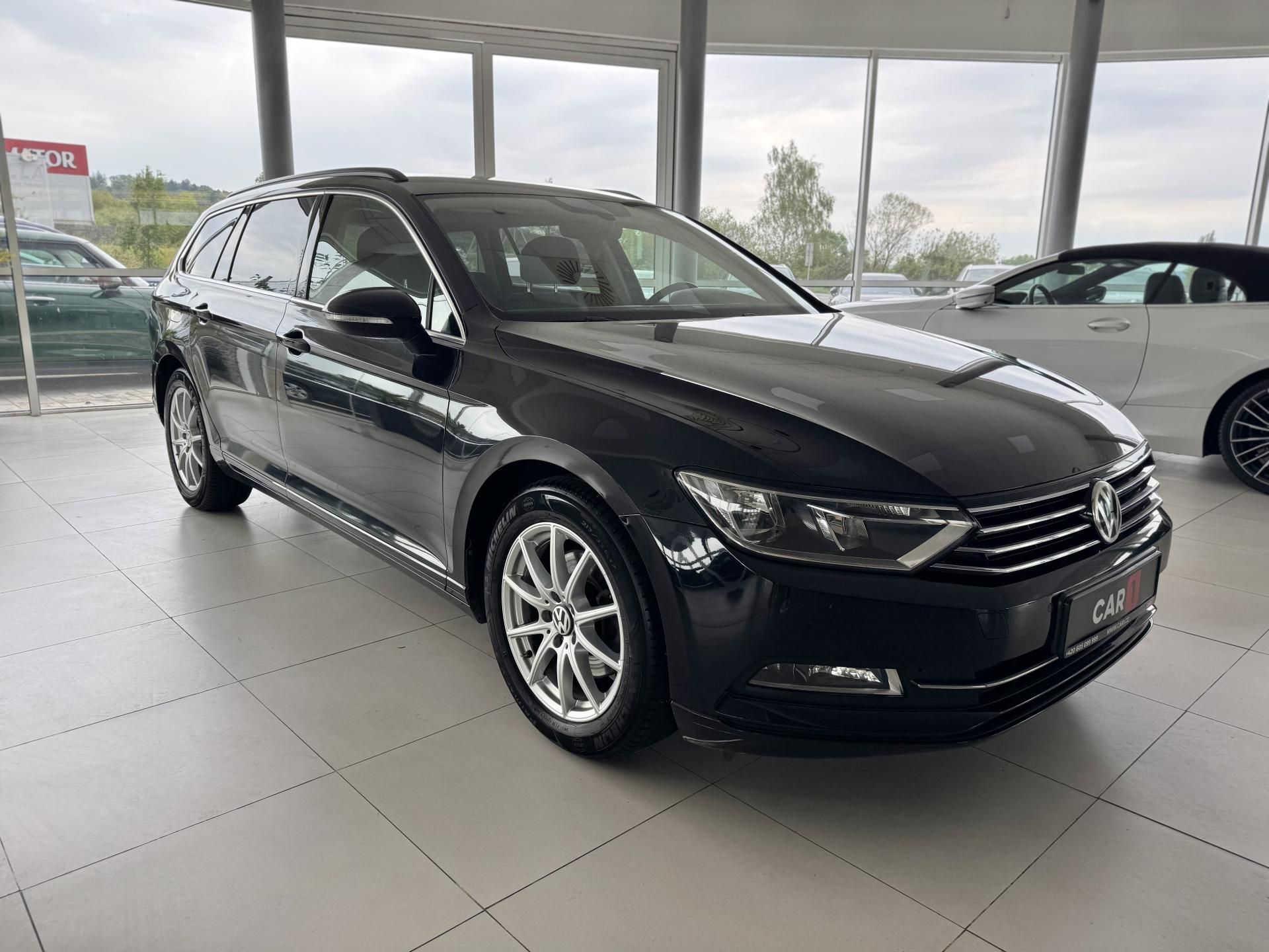 Volkswagen Passat, 1,6TDI DSG*ComfortLine*ACC*Nav - fotka 4