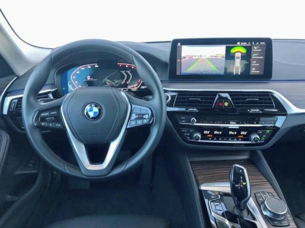 BMW Řada 5, 540i xDrive Touring Luxury - fotka 6