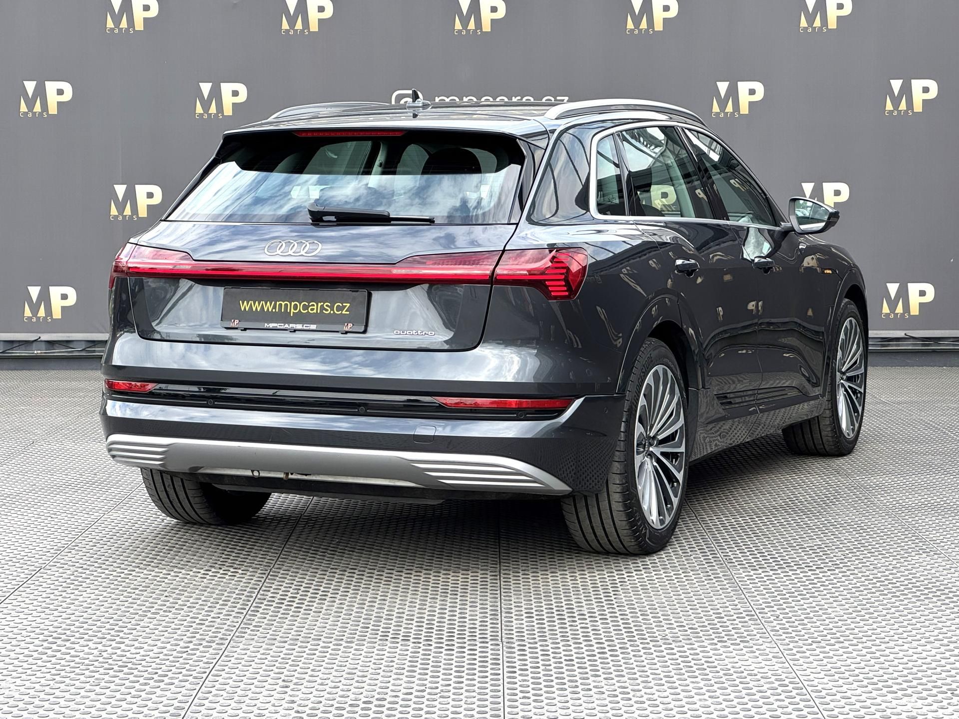 Audi e-tron, Quattro 230kW Advanced, PANO - fotka 6