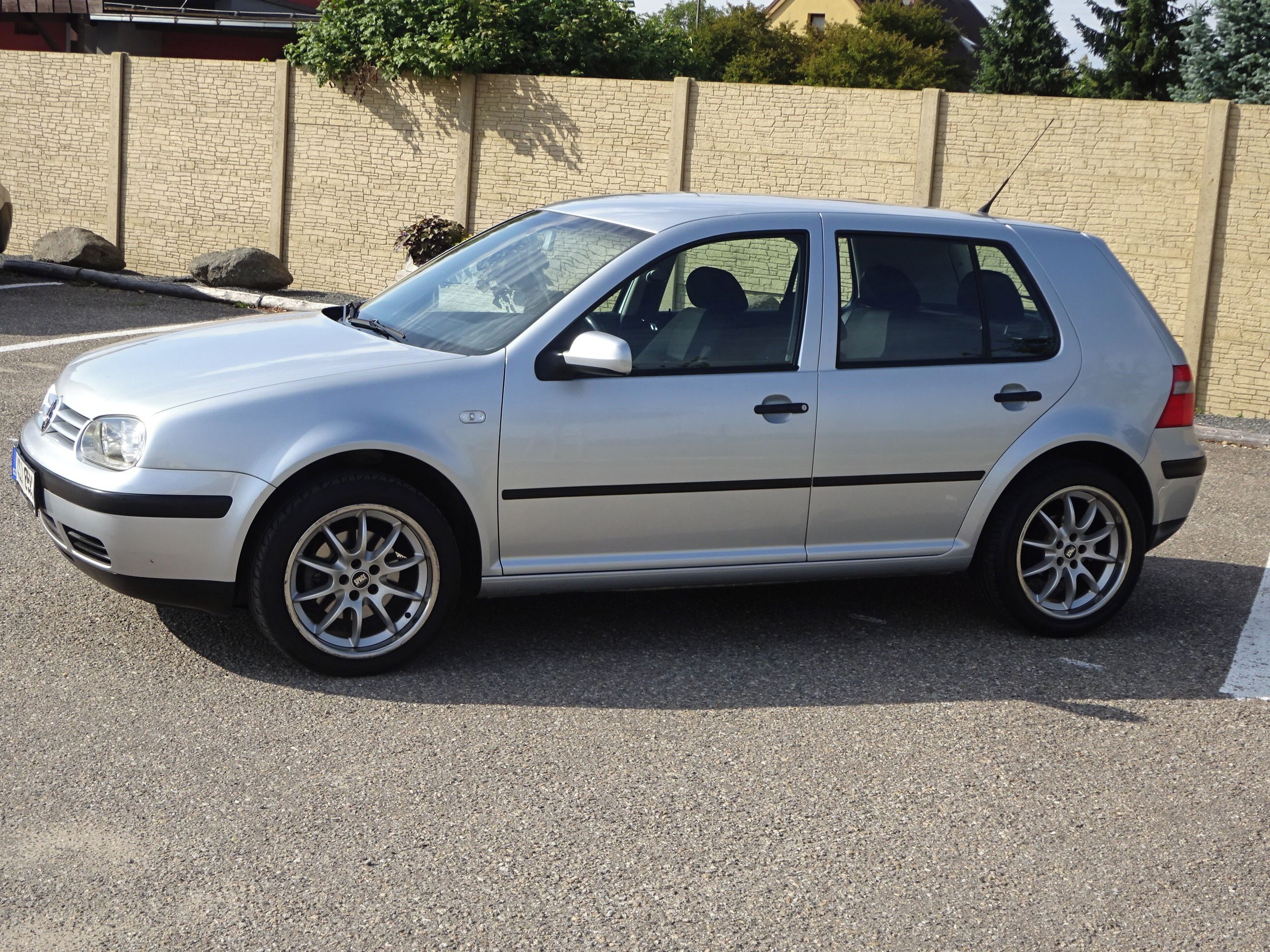 Volkswagen Golf, 1.9 TDI (74 KW) KLIMA - fotka 3