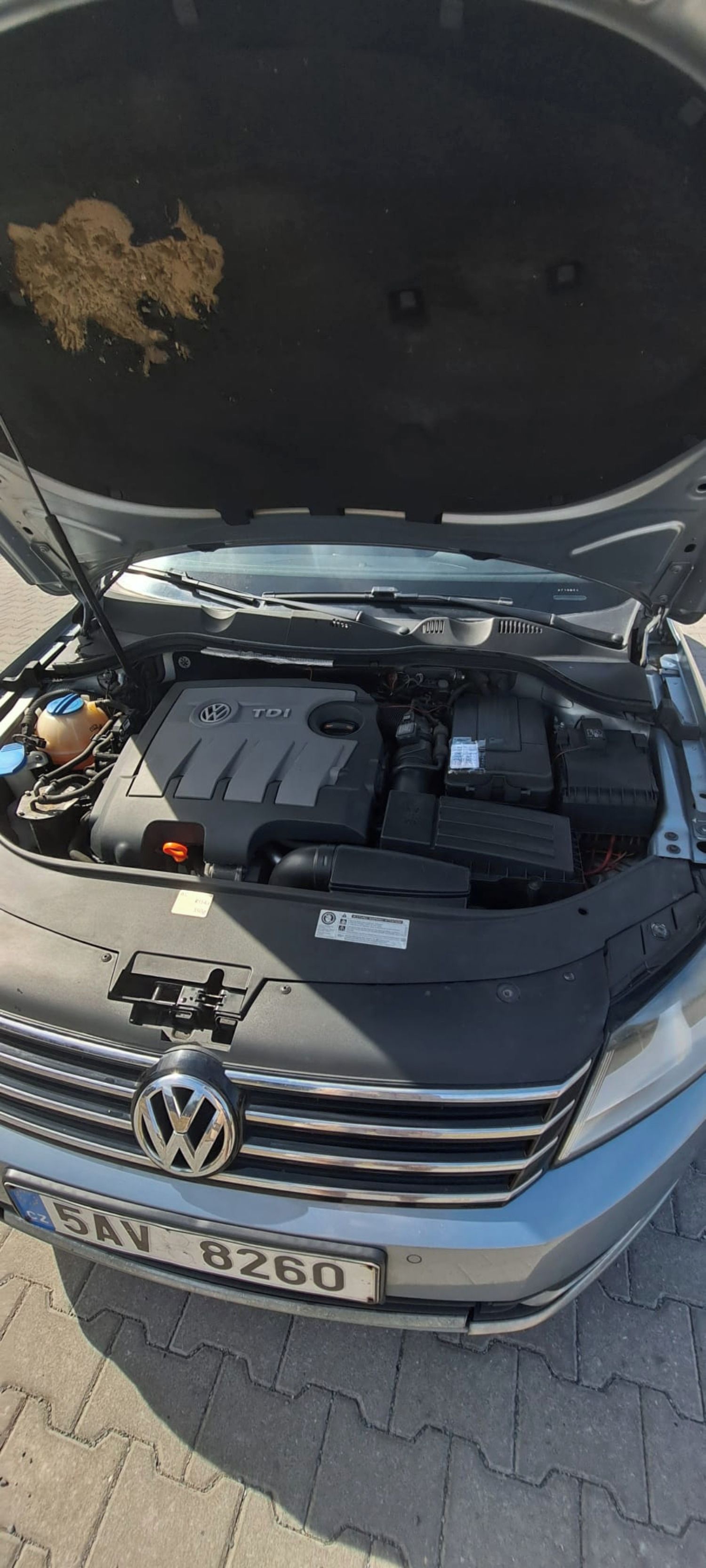 Volkswagen Passat, 1.6, 77kW, garážovaný - fotka 4