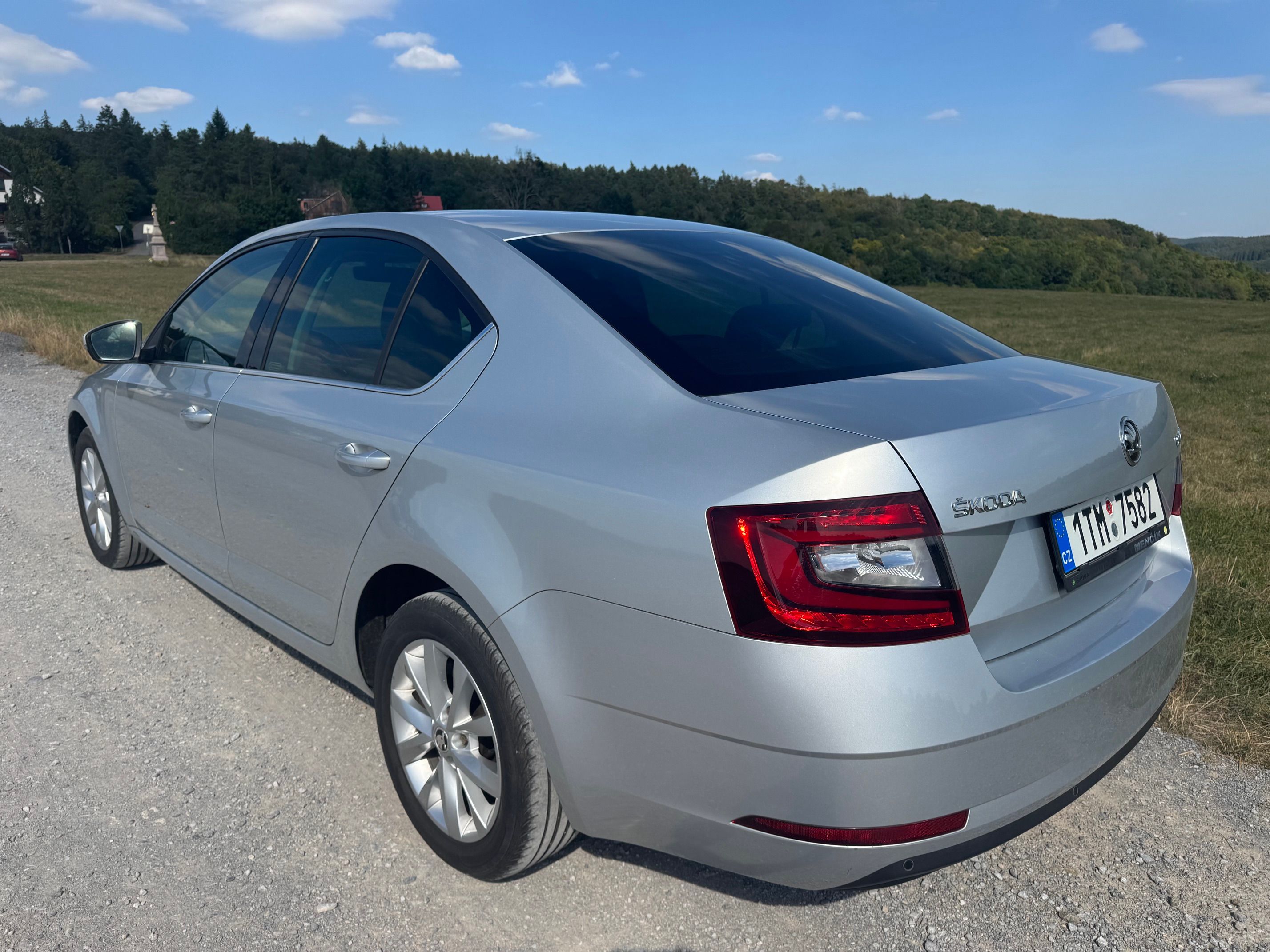 Škoda Octavia, 2.0TDI DSG STYLE+ ACC LED ČR - fotka 4