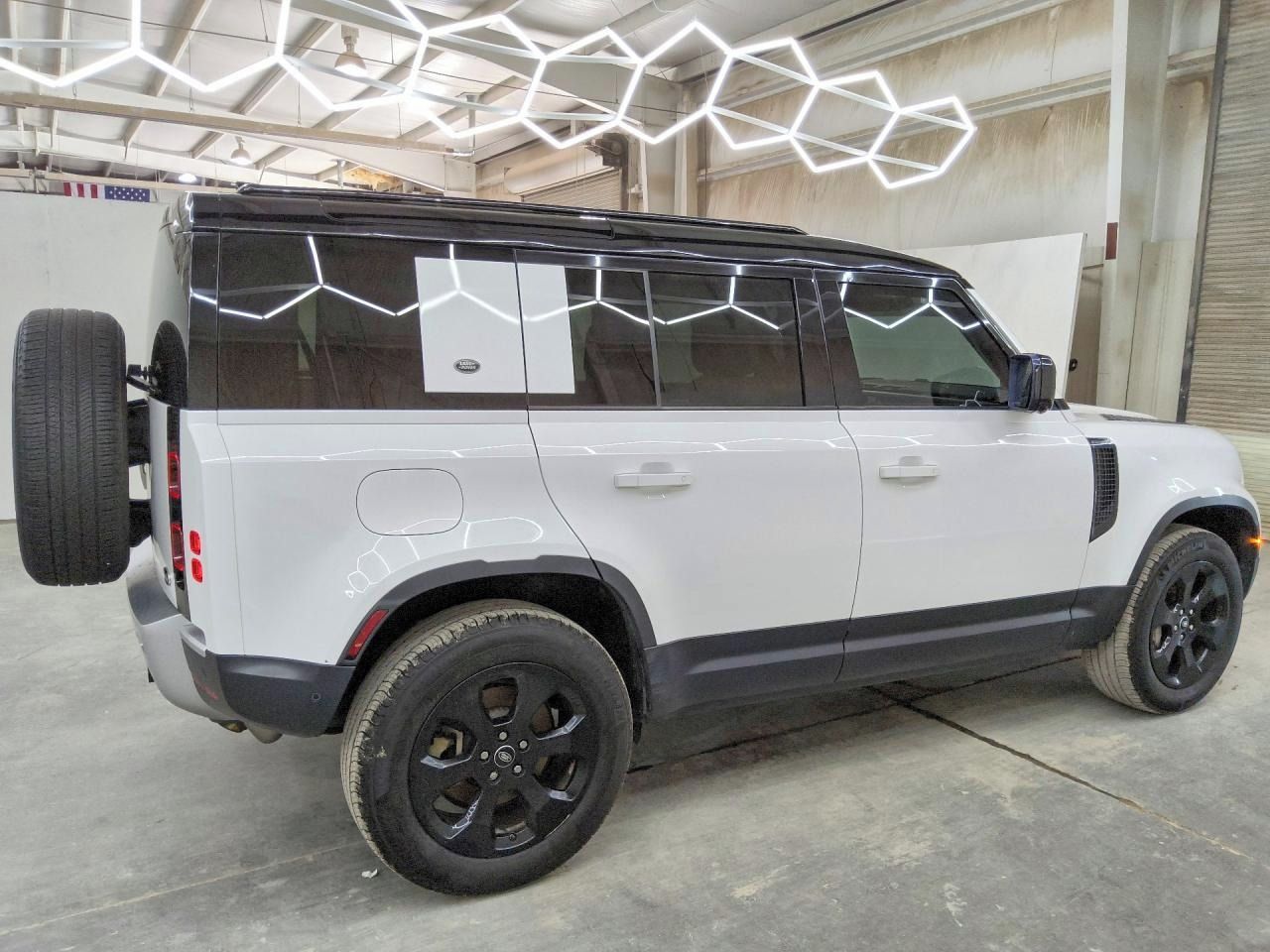 Land Rover Defender, Auto na cestě - fotka 4