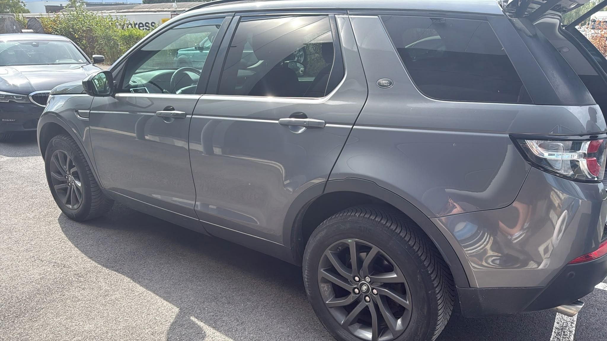 Land Rover Discovery Sport, 2,0 d automat- 4x 4-7místný - fotka 5