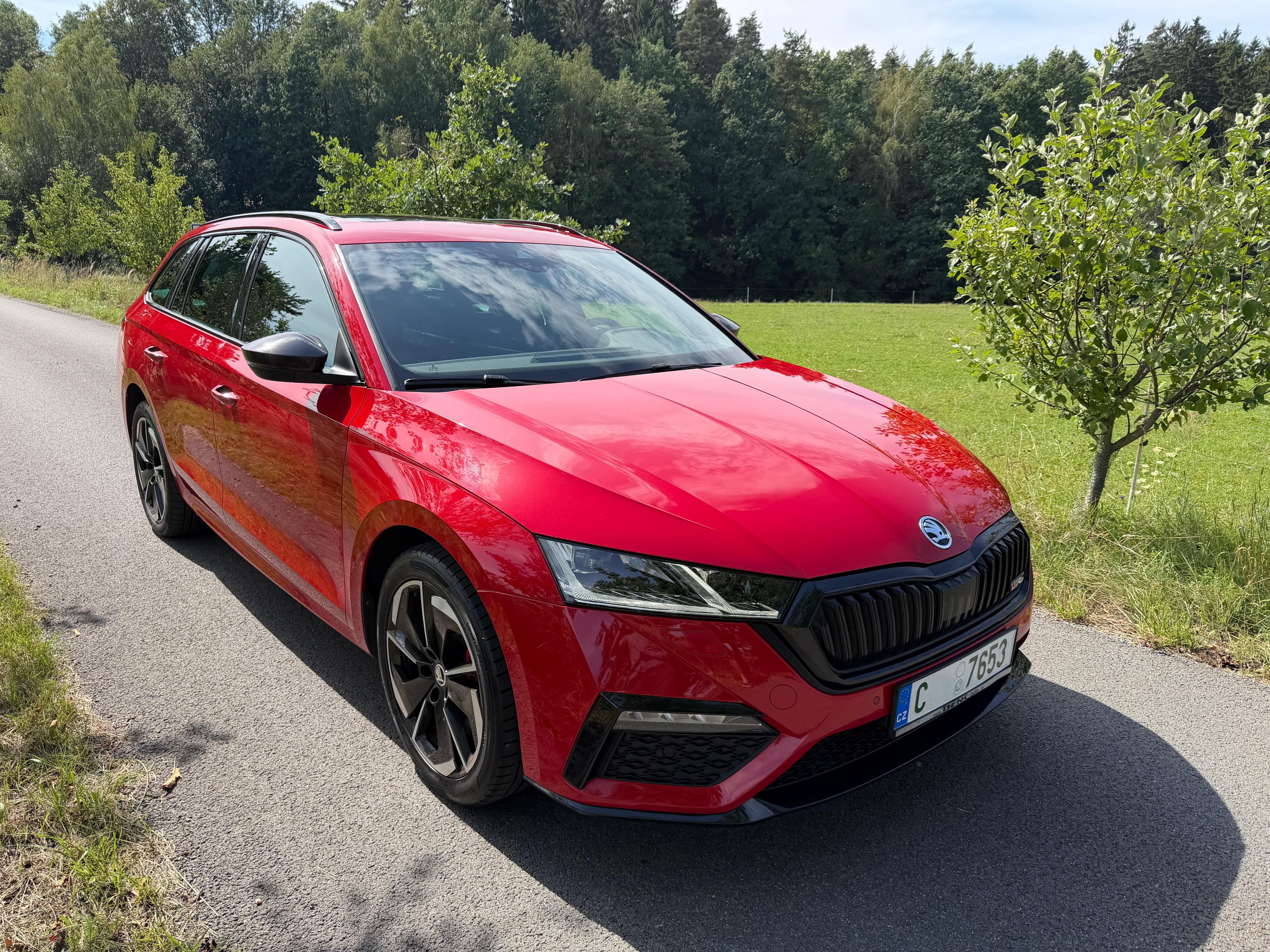 Škoda Octavia, RS iV 1,4i/E 180kW - fotka 2