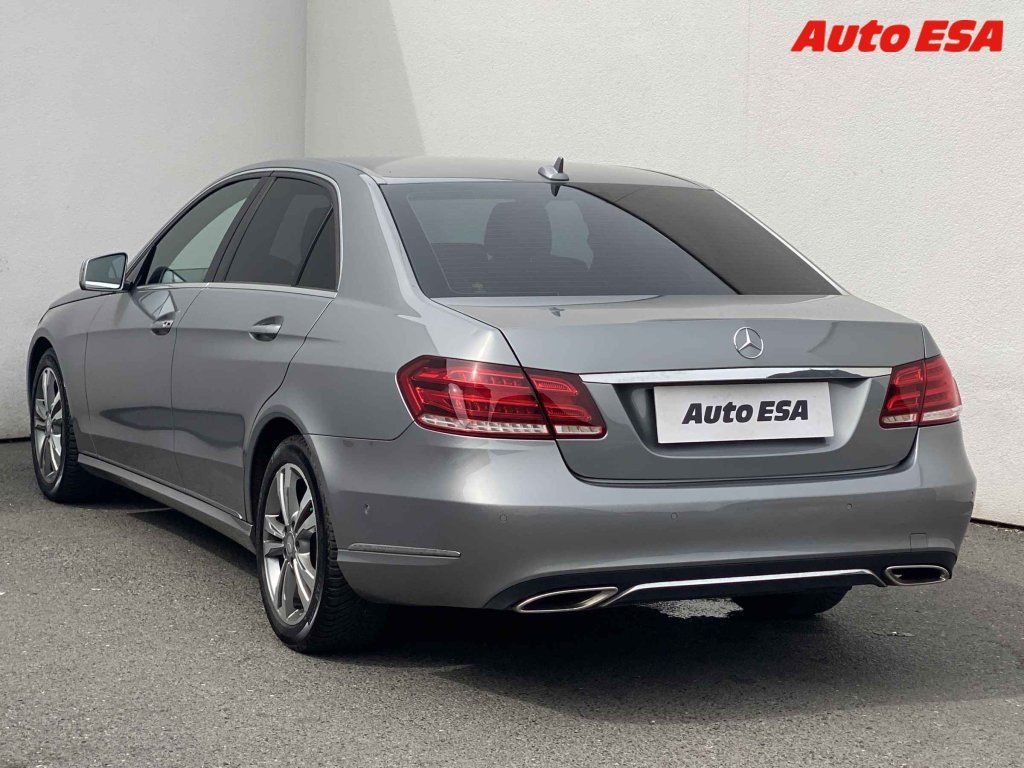 Mercedes-Benz Třídy E, 2.2 CDi e200,navi - fotka 6