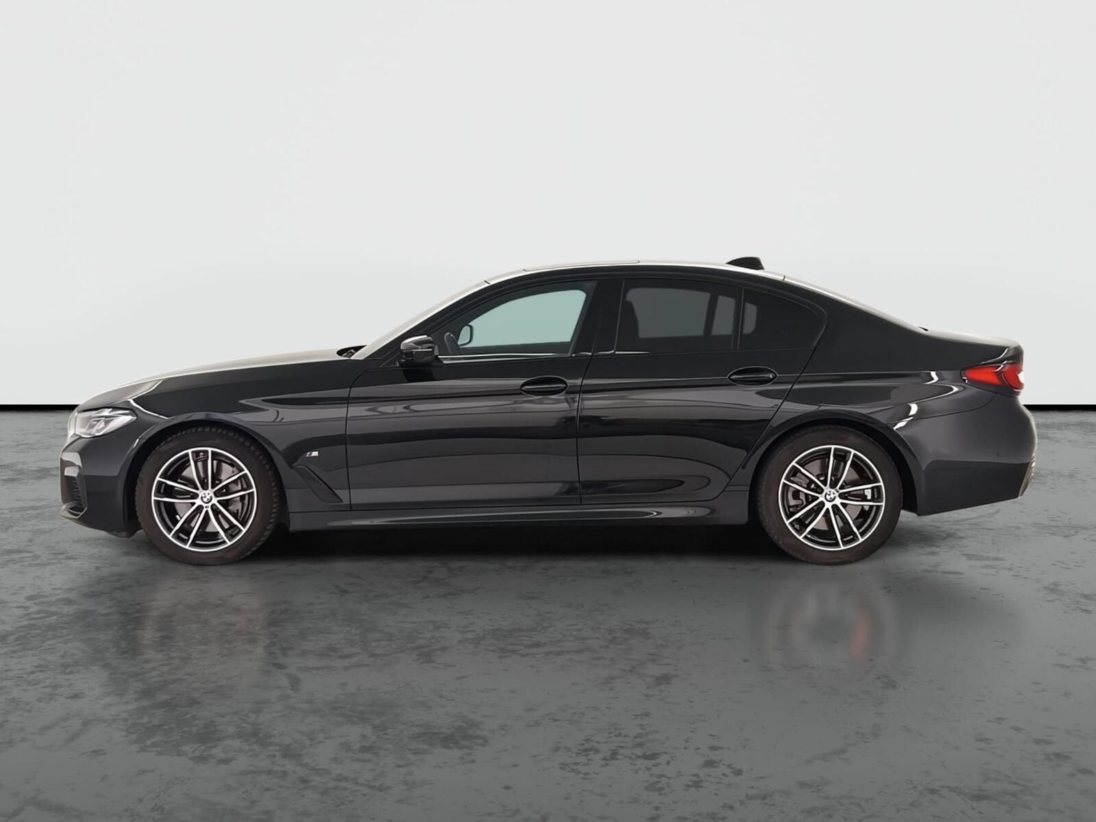 BMW Řada 5, 530d xDrive, M Paket - fotka 3