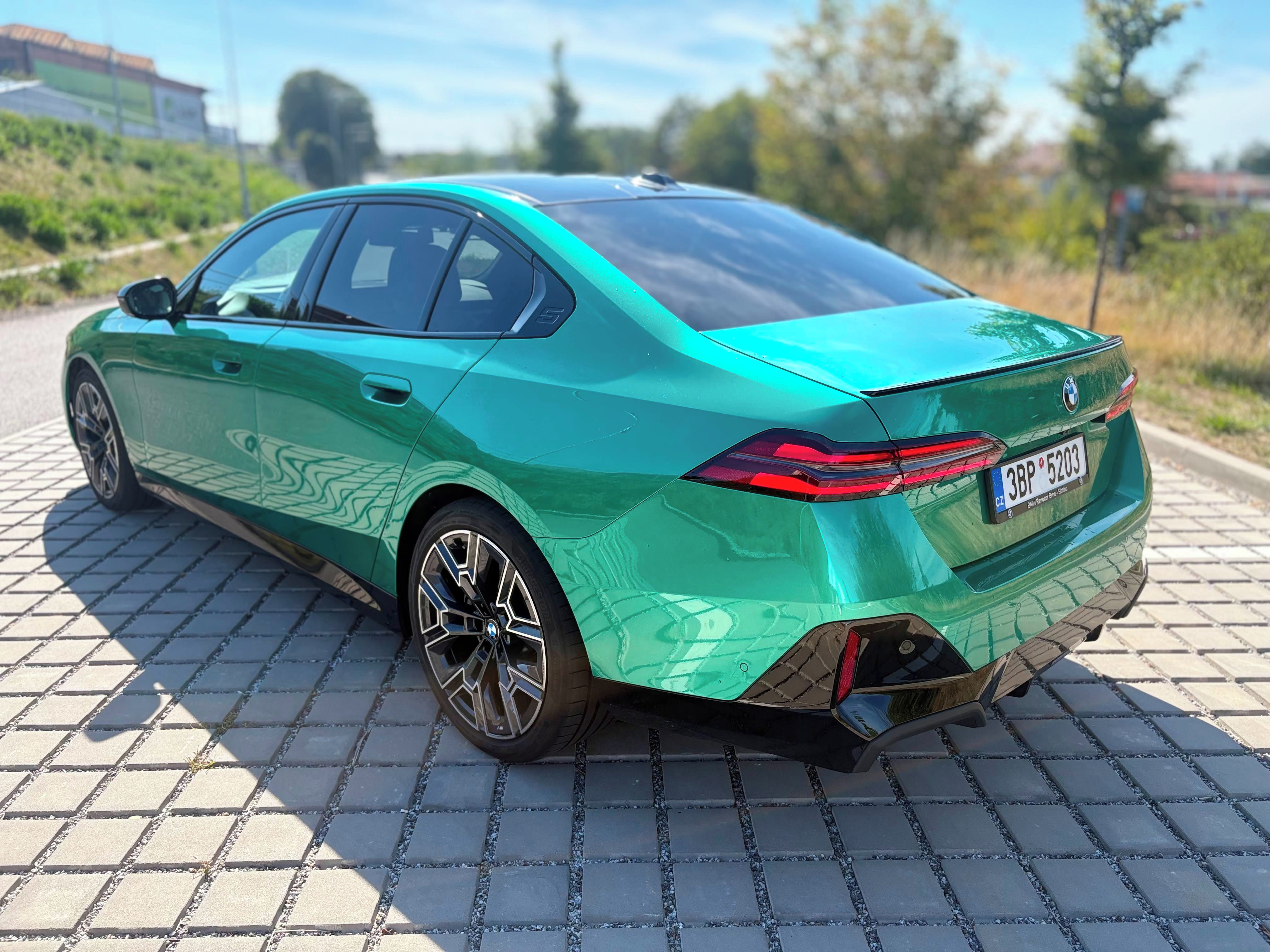 BMW Řada 5, BMW 540d xDrive - fotka 5