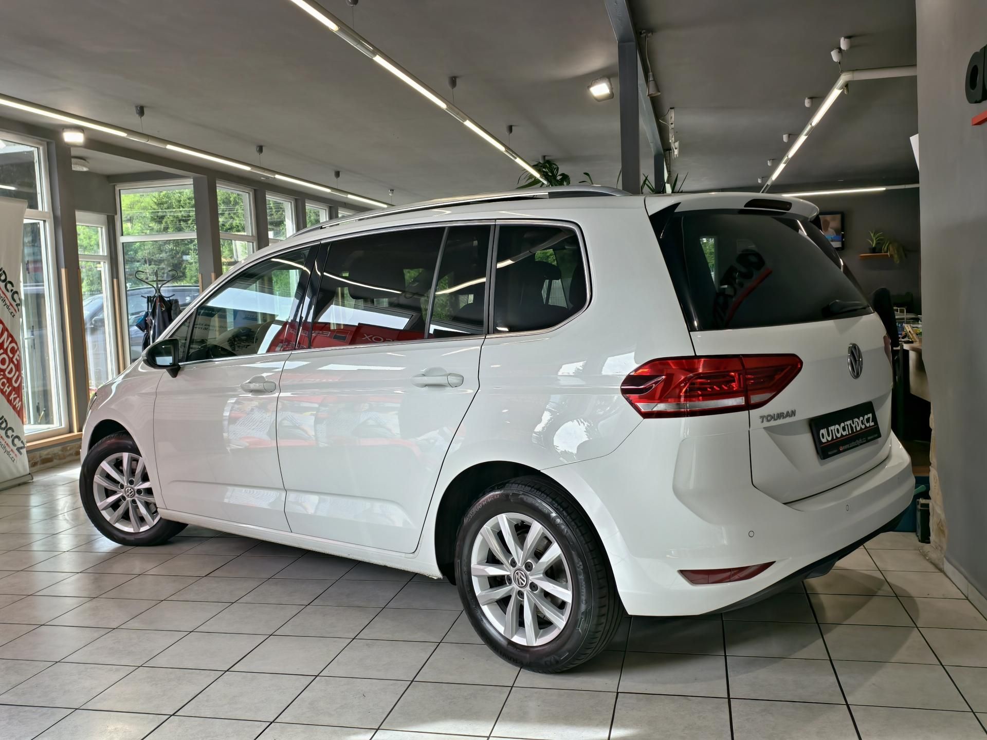 Volkswagen Touran, 1.5 TSi DSG 7MÍST HIGHLINE DPH - fotka 5
