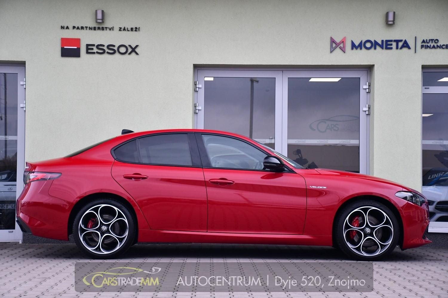 Alfa Romeo Giulia, 2,2D AT8-Q4 VELOCE - fotka 6