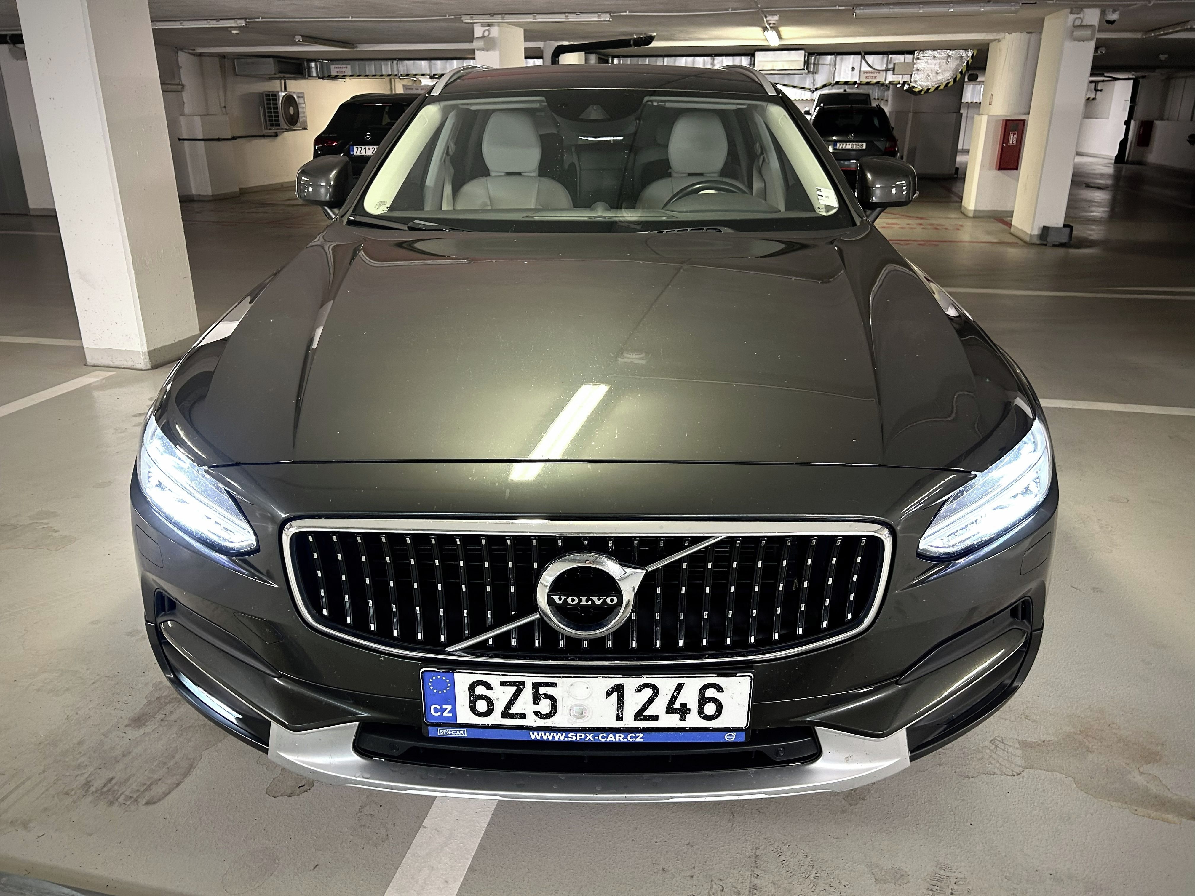 Volvo V90, Volvo V90 CrossCountry D5 AWD - fotka 5