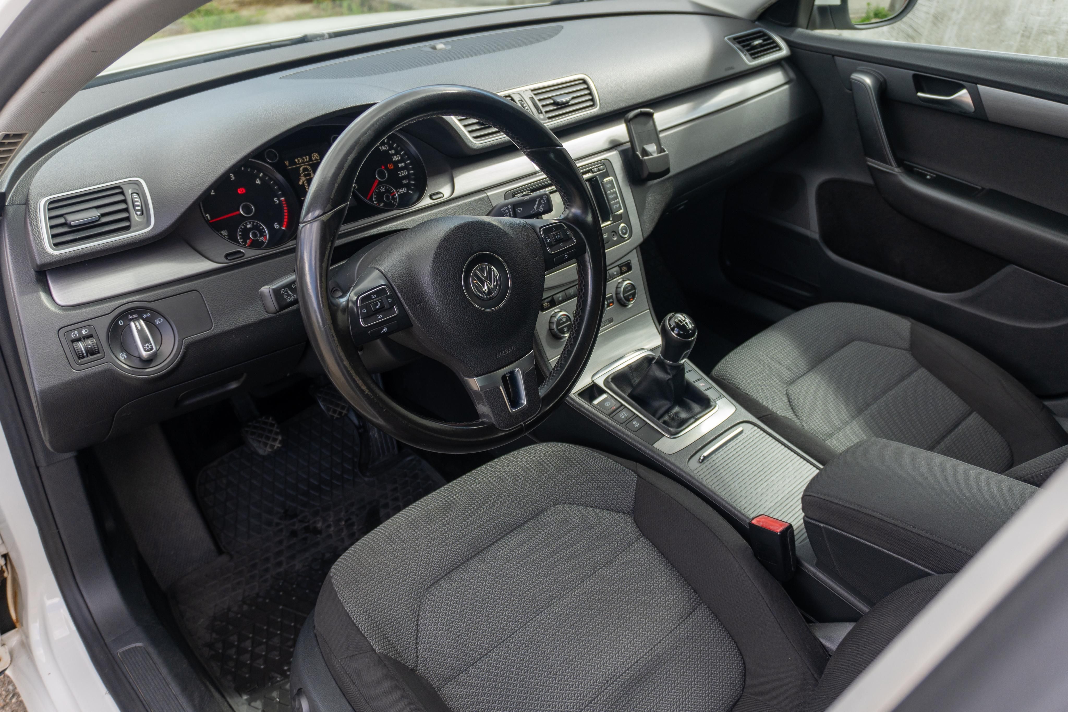 Volkswagen Passat Variant, VW PASSAT B7 2.0 TDI - fotka 4