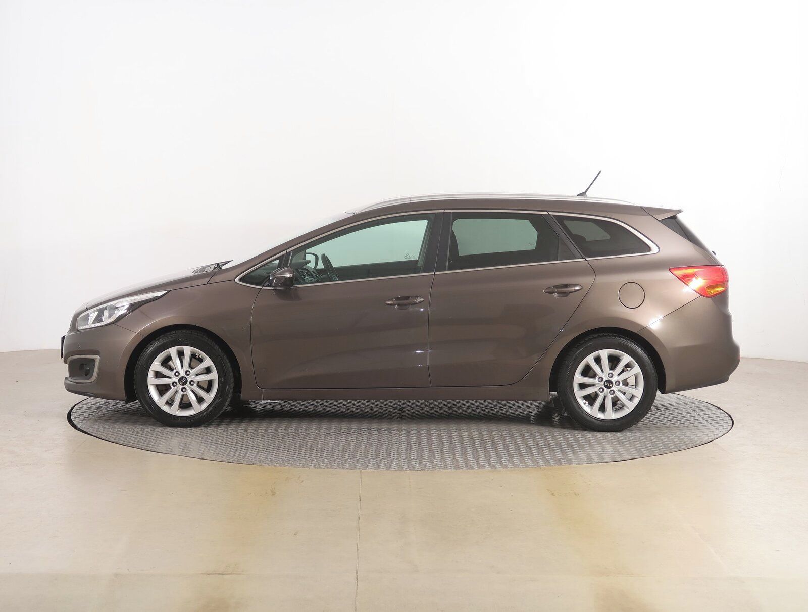 Kia Cee´d, 1.0 T-GDI, Serv.kniha - fotka 3