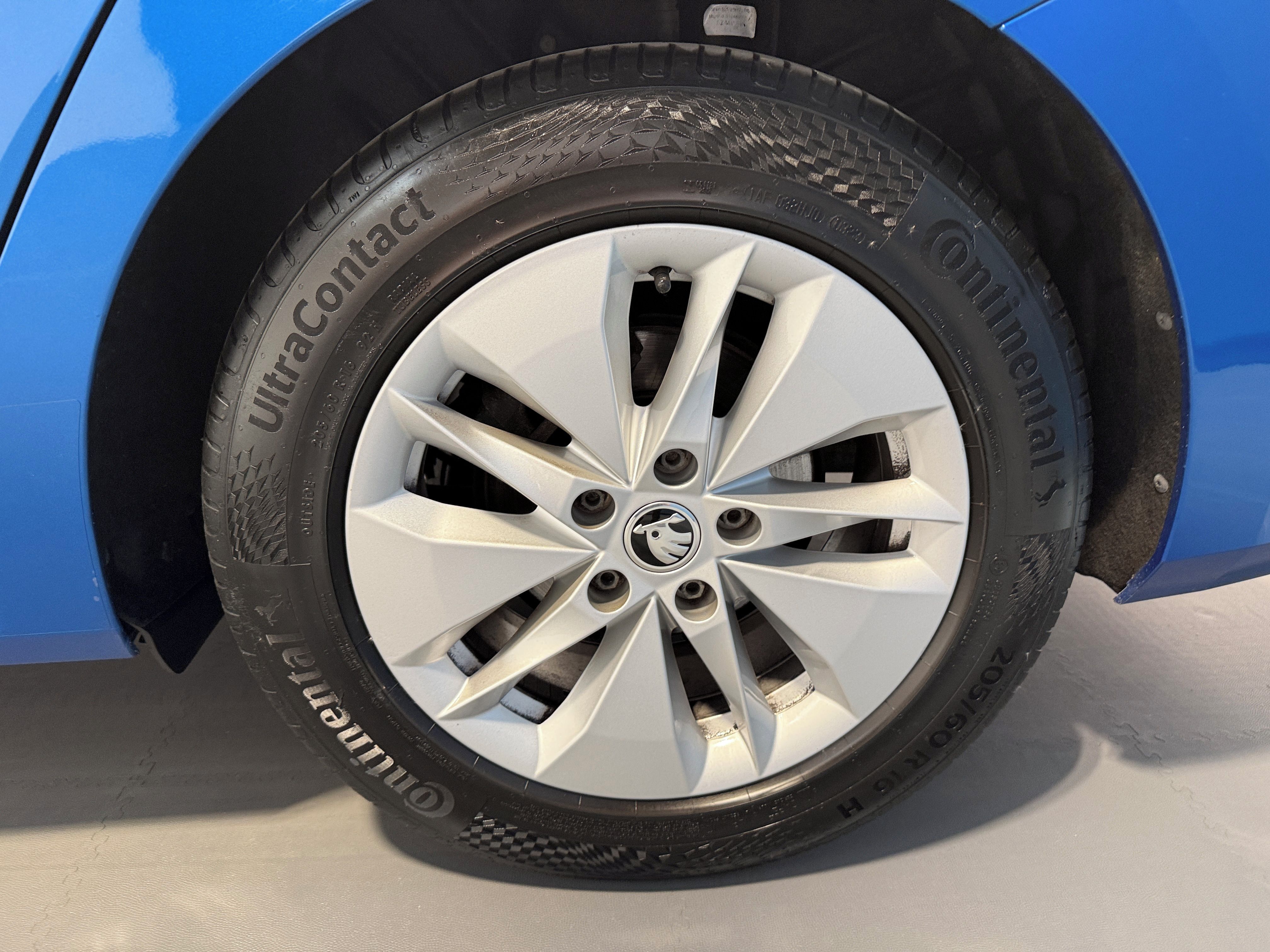 Škoda Octavia, 2.0 TDI 85kW Ambition Combi - fotka 5
