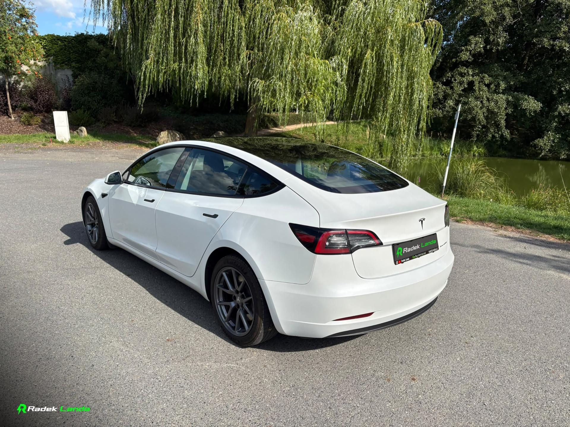 Tesla Model 3, AWD, Tažné, Neplátce - fotka 2