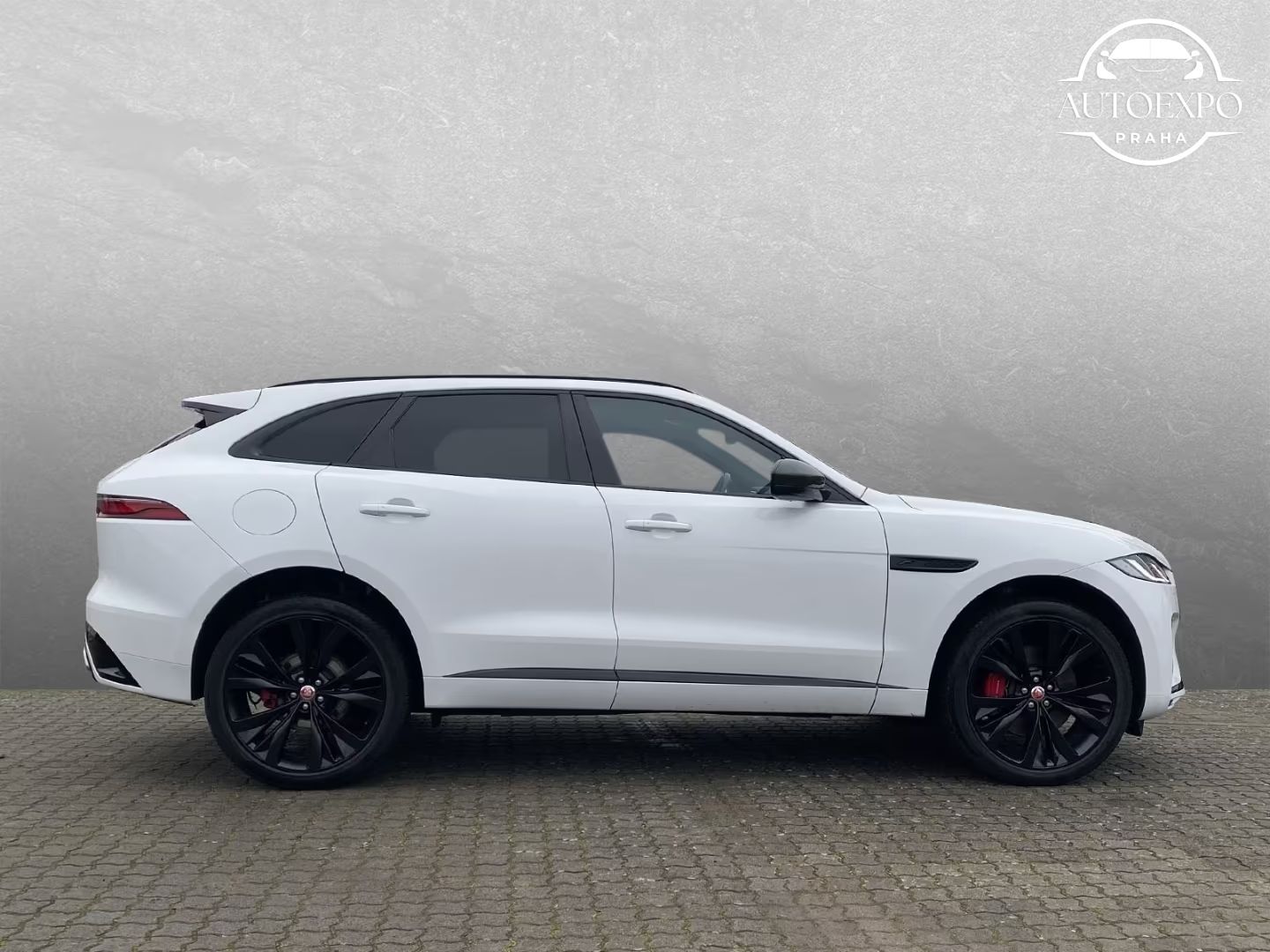 Jaguar F-Pace, D300 Sport AWD*PANORAMA*TAŽNÉ - fotka 3