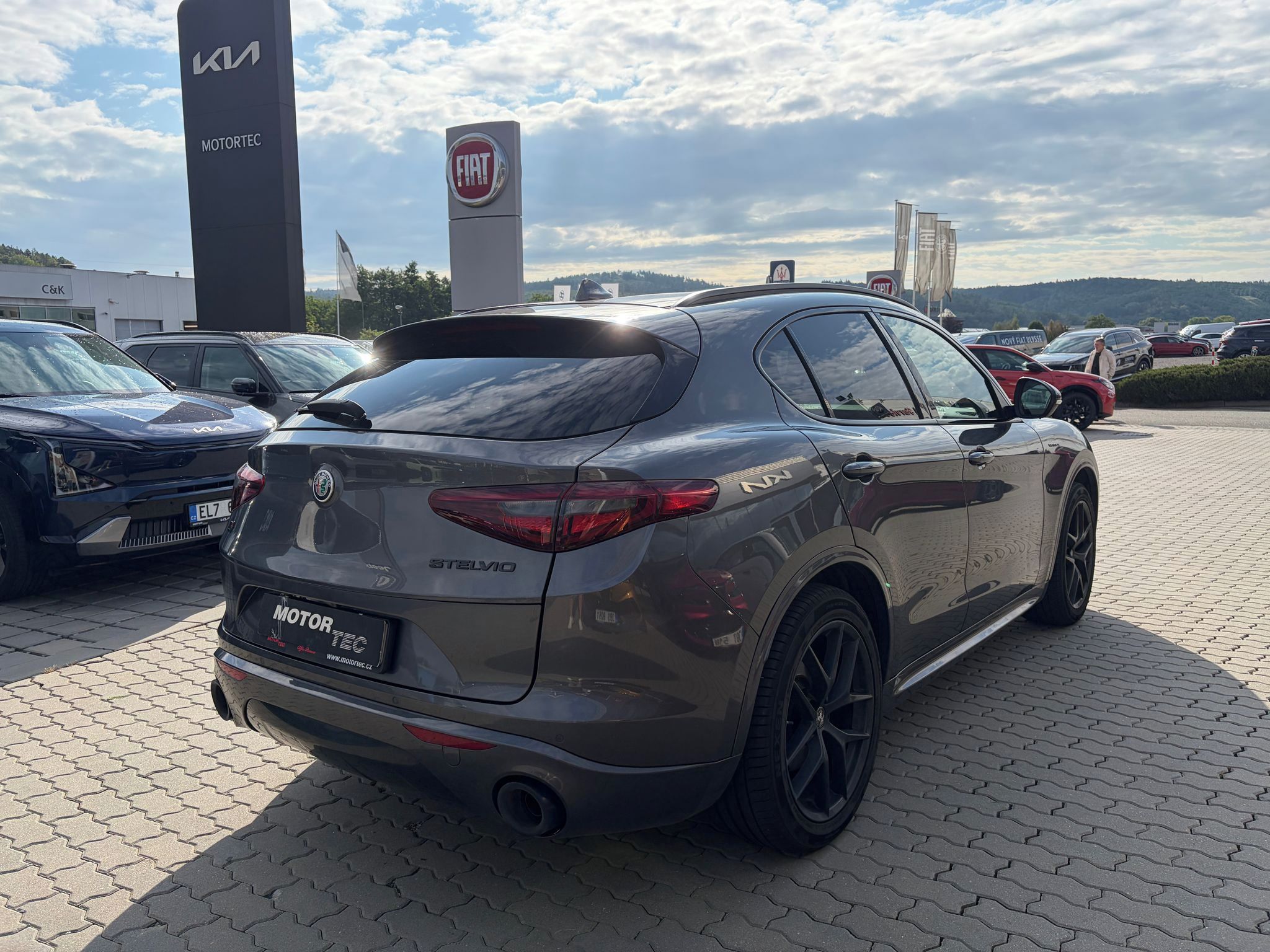 Alfa Romeo Stelvio, 2.0T 280k AWD Veloce AT8 - fotka 3