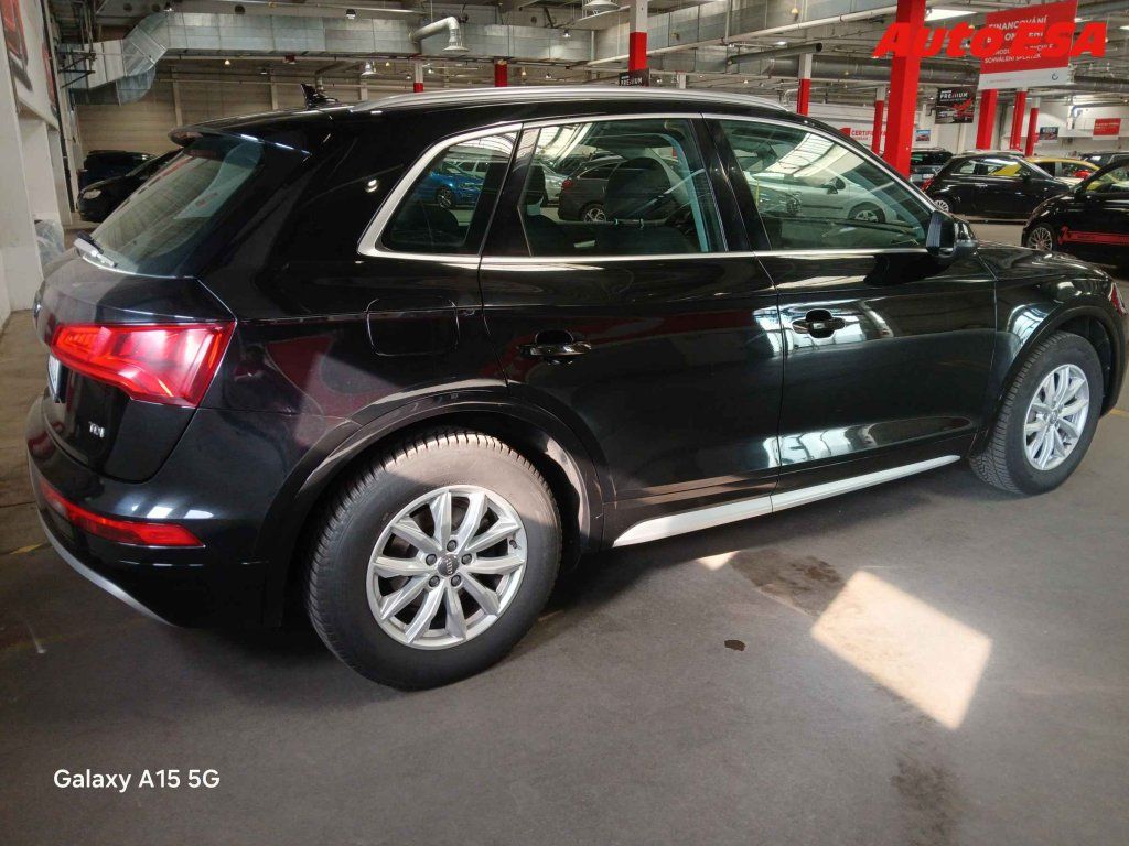 Audi Q5, 2.0 TDI - fotka 2
