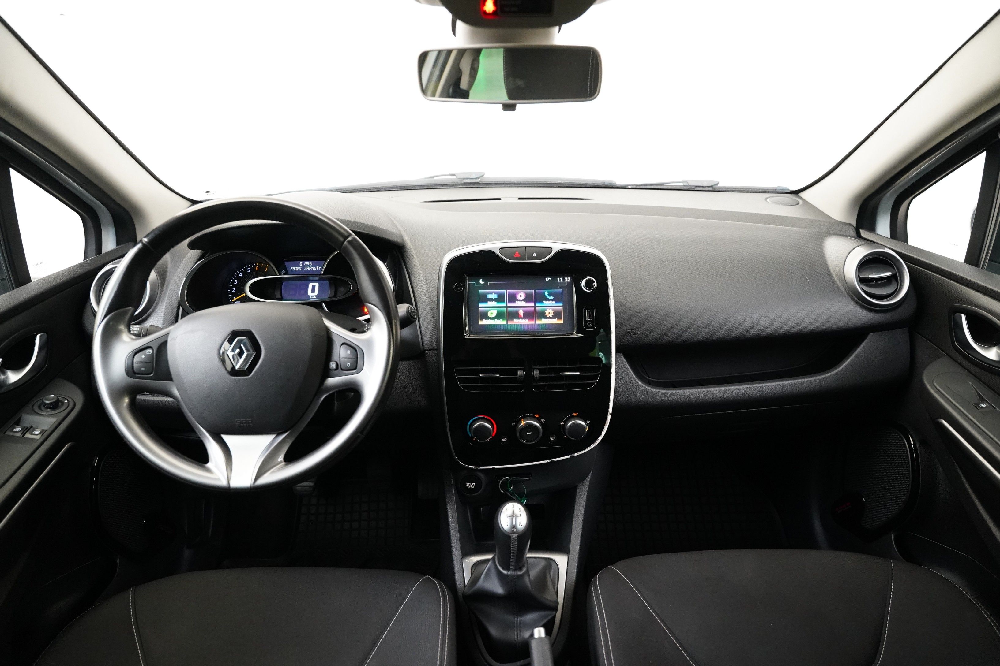Renault Clio, 1.2 16V 54 kW - fotka 5