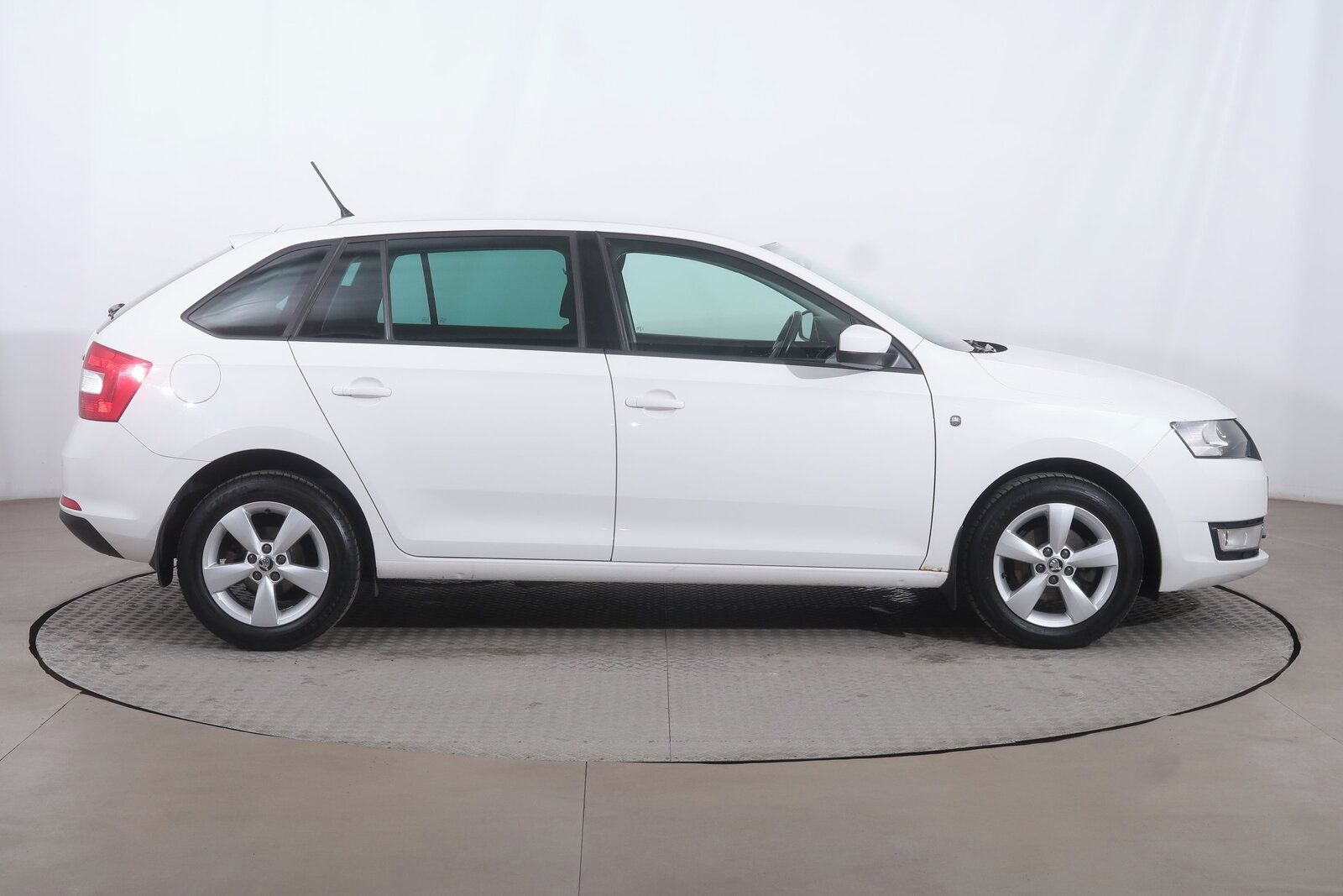 Škoda Rapid, 1.2 TSI, Spaceback, Serv.kniha - fotka 6