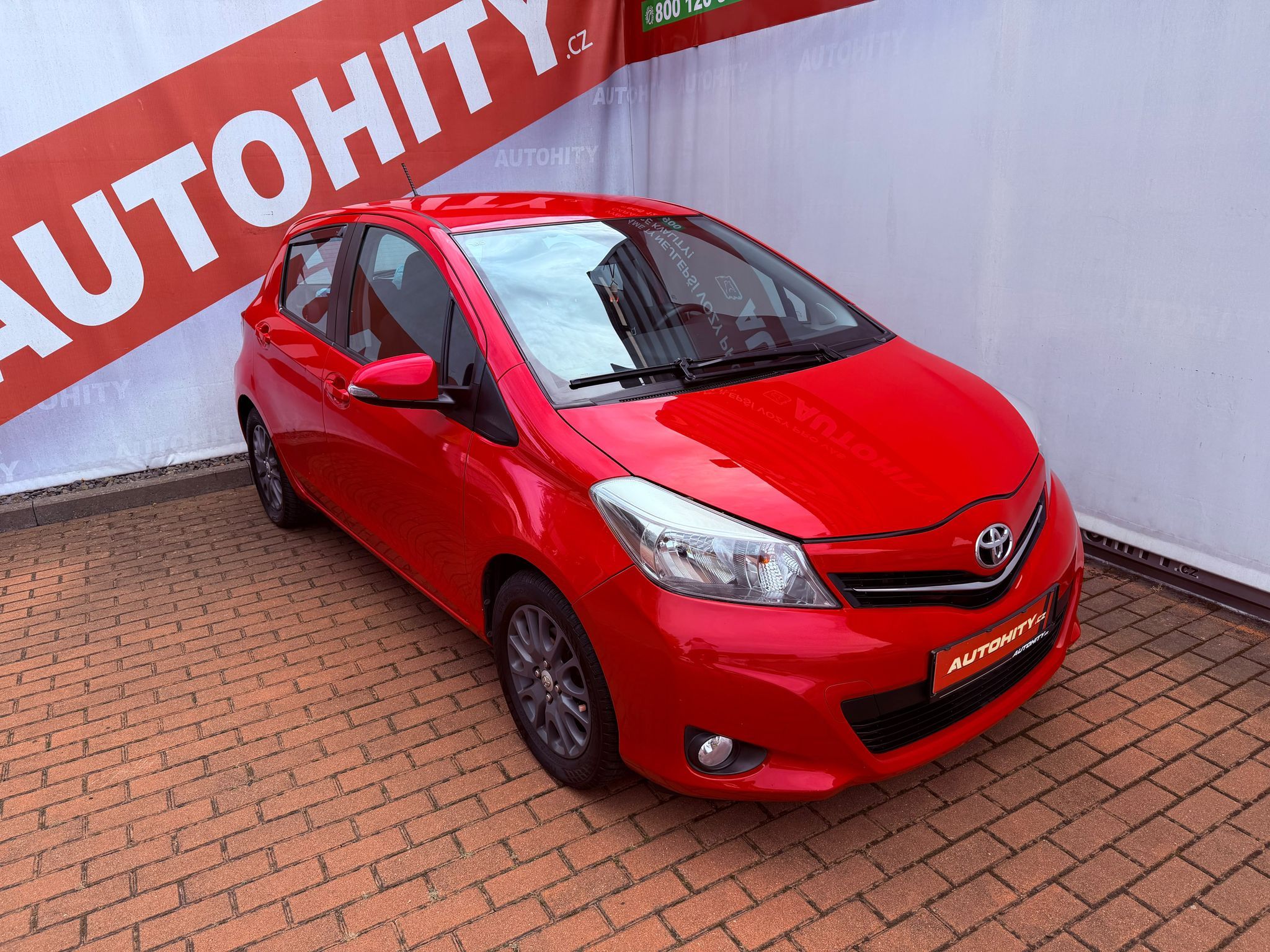 Toyota Yaris, 1.33 Dual VVT-i Active, ČR - fotka 3
