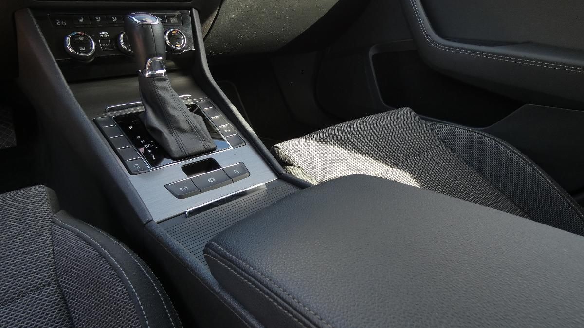 Škoda Superb, Combi 2,0 TDI DSG Style - fotka 6