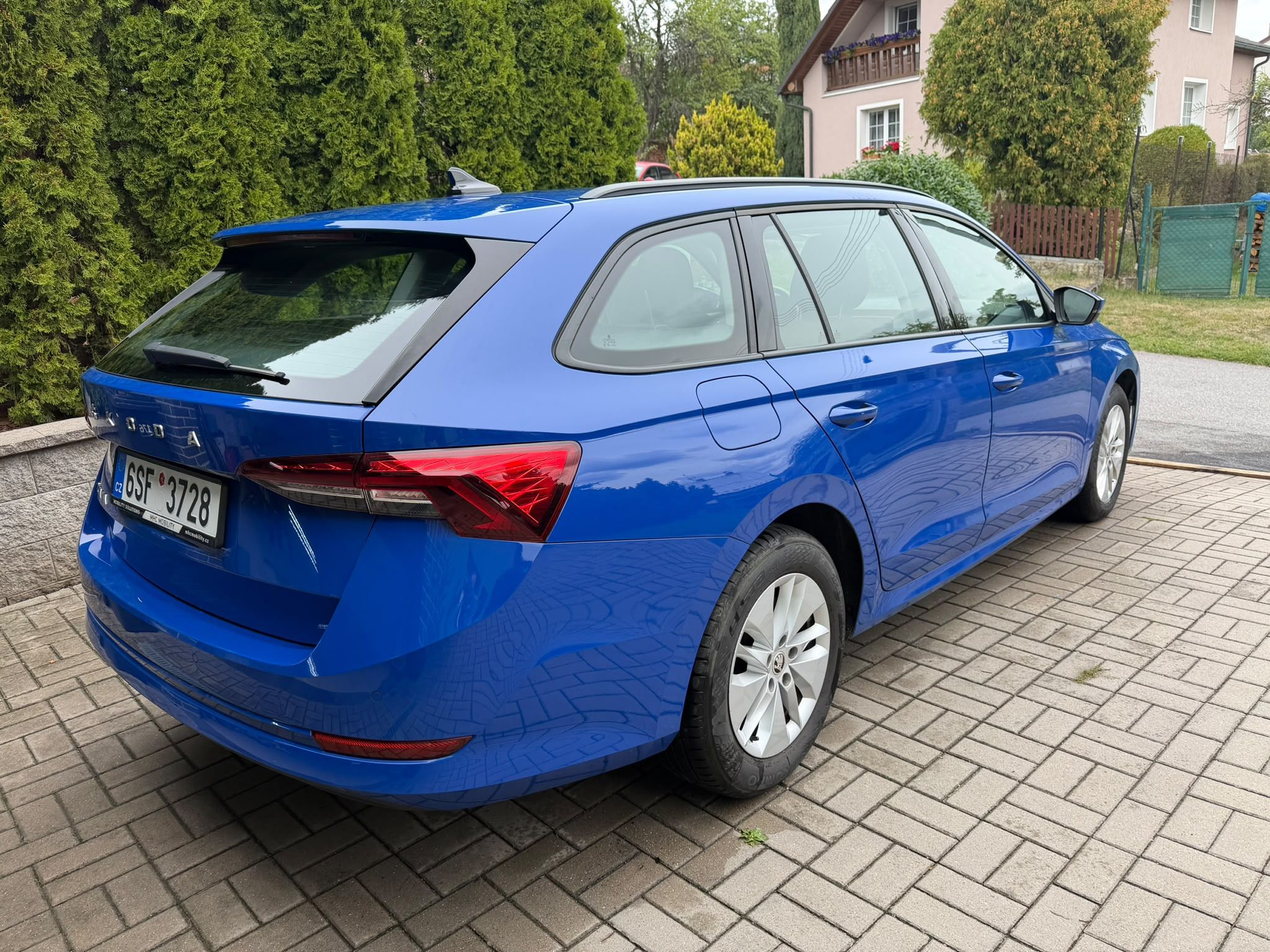 Škoda Octavia, 2,0TDi,ambient+,DSG,1majCZ,DPH - fotka 6