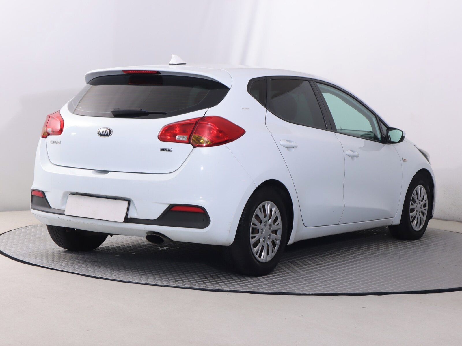 Kia Cee´d, 1.4 CRDi, Silver - fotka 5
