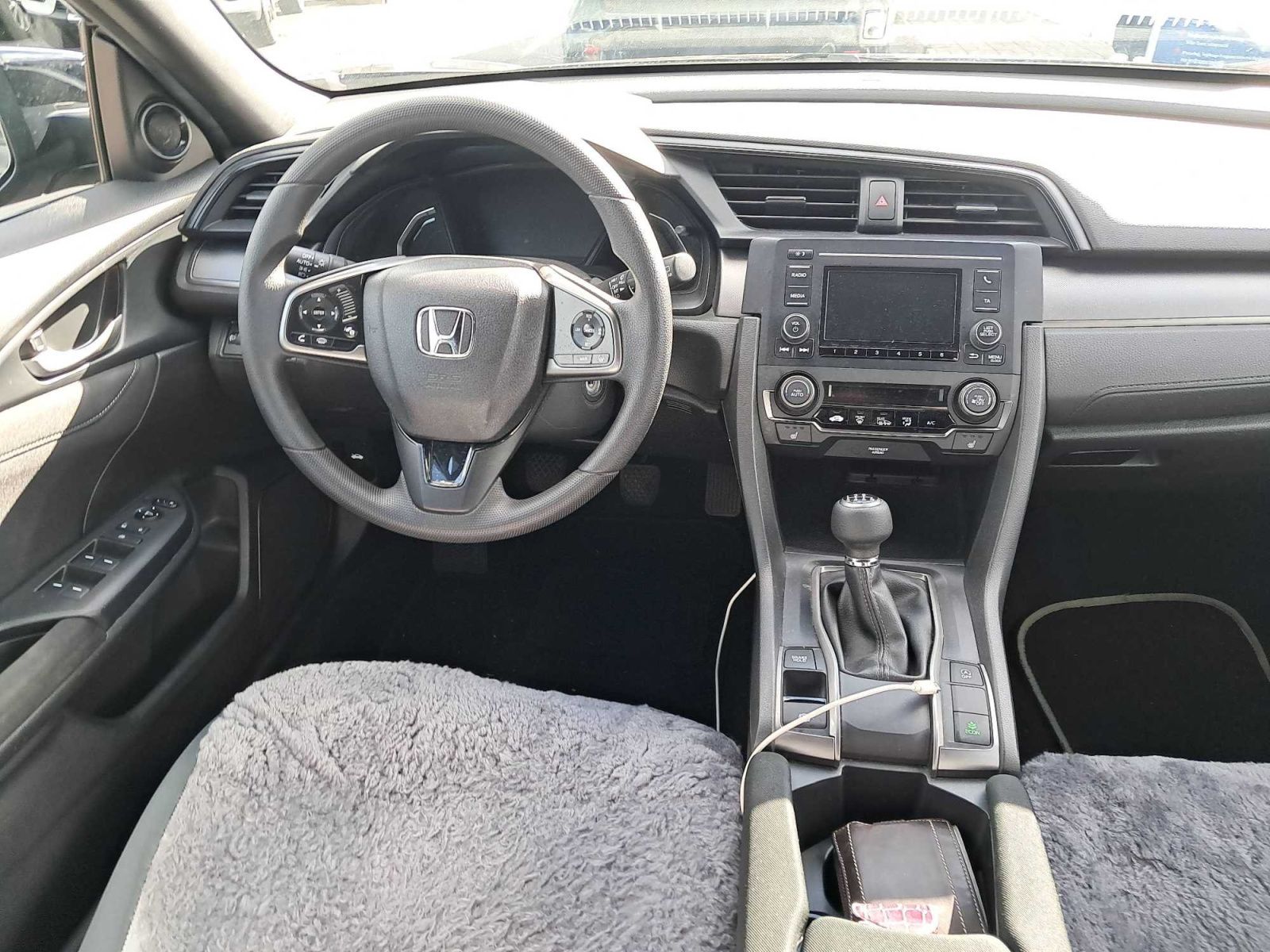 Honda Civic, 1.0 VTEC Turbo, ČR,1.maj - fotka 3