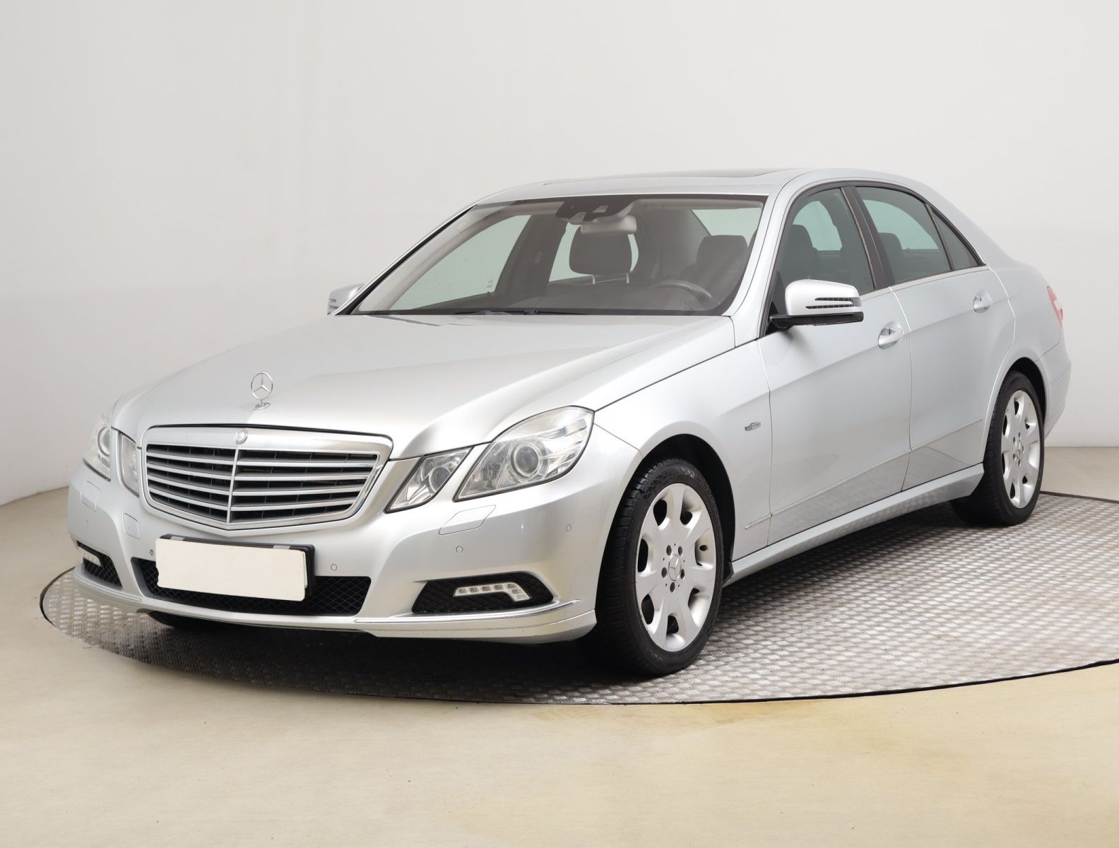 Mercedes-Benz Třídy E, 350 CDI, Automat, Xenony - fotka 3