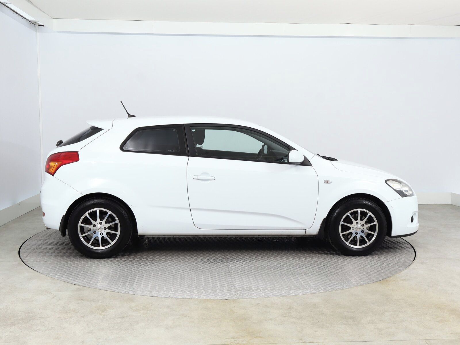 Kia Pro_cee´d, 1.4 CVVT, po STK - fotka 6