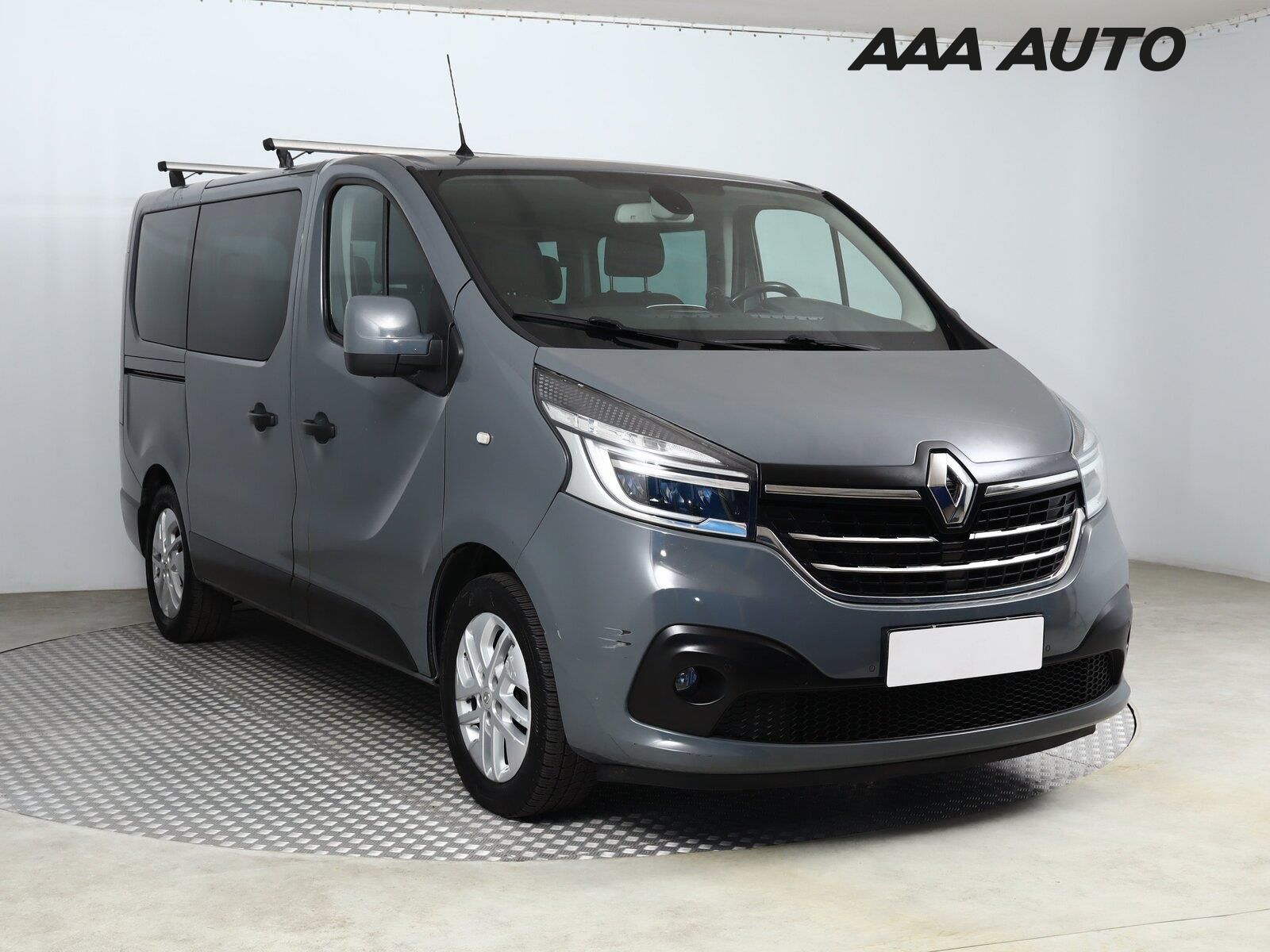 Renault Trafic, 2.0 dCi, Passenger, 9 míst