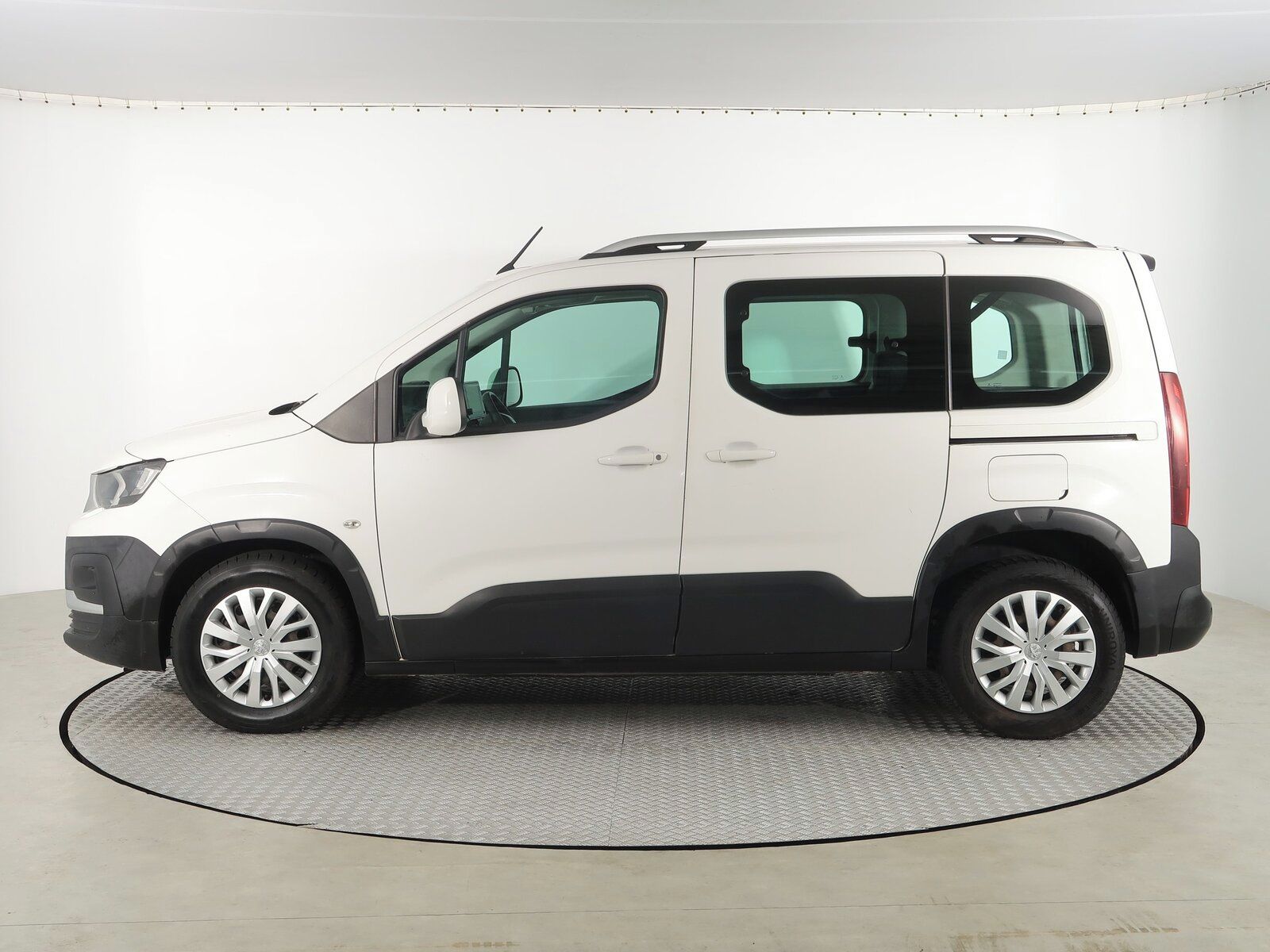 Peugeot Rifter, 1.5 BlueHDi, Active, 5Míst - fotka 3