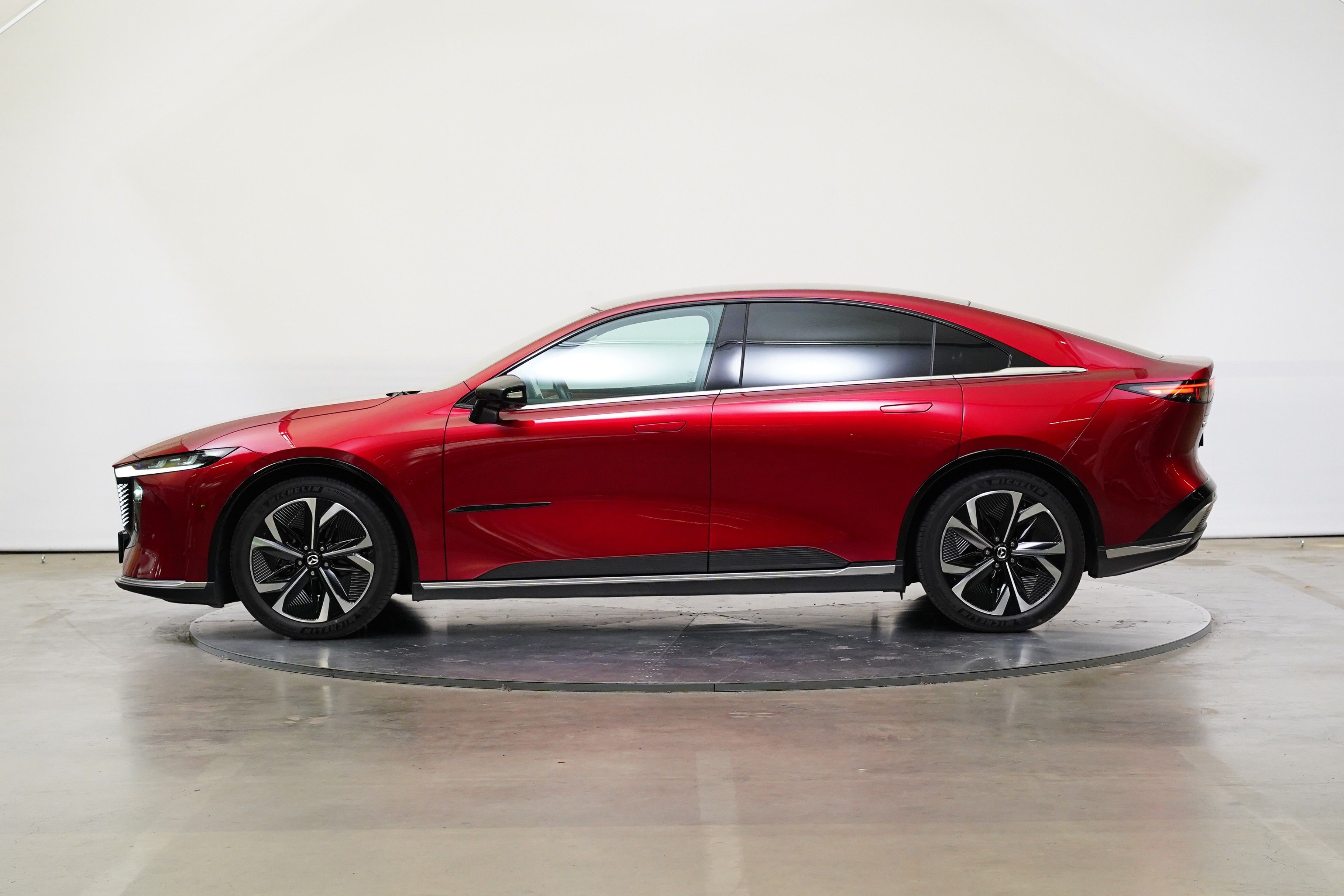 Mazda 6e, 6E - fotka 3