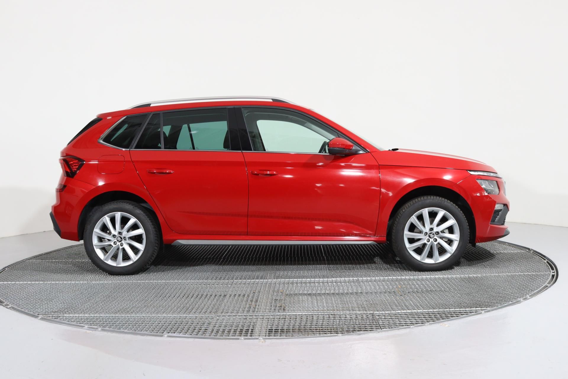 Škoda Kamiq, TOP SELECTION 1,0 TSI 85 kW DS - fotka 3