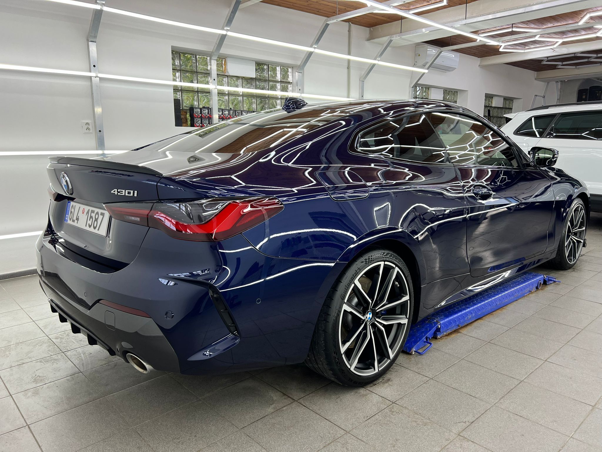 BMW Řada 4, 430i - fotka 2