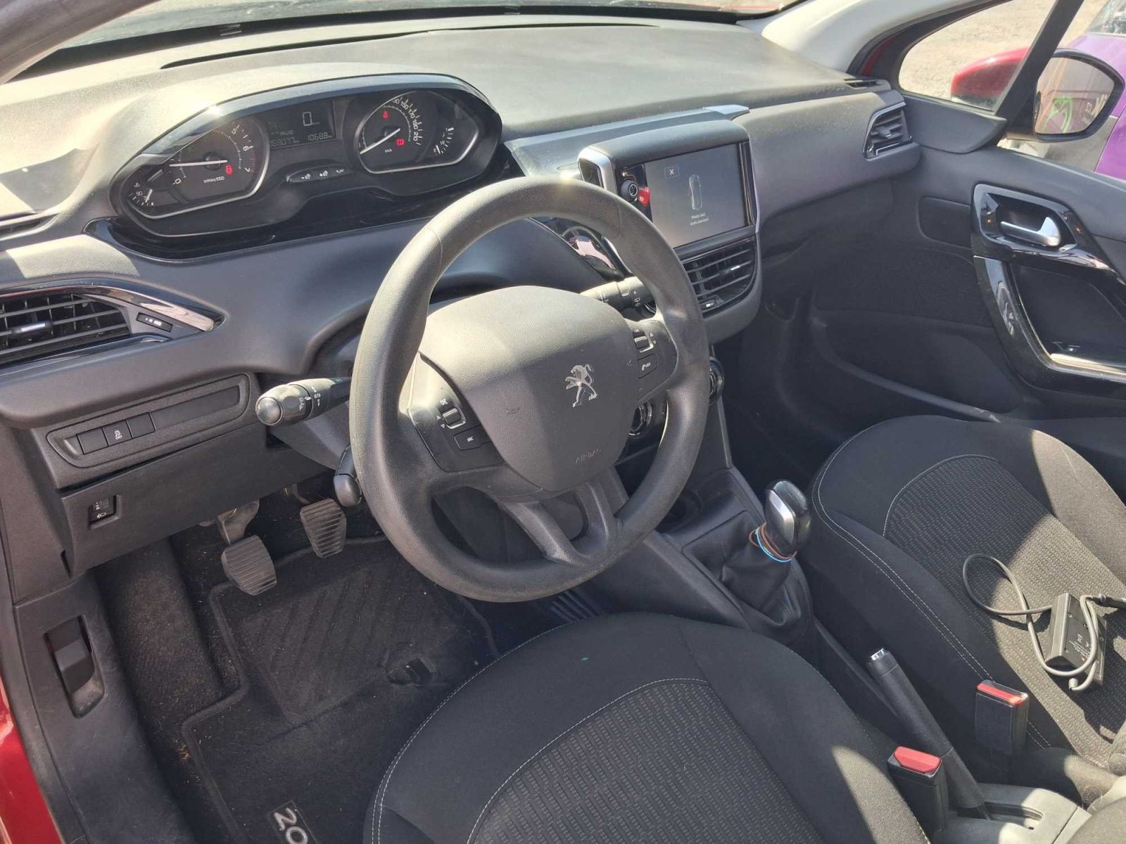 Peugeot 208, 1.2 PureTech, ČR,1.maj - fotka 3