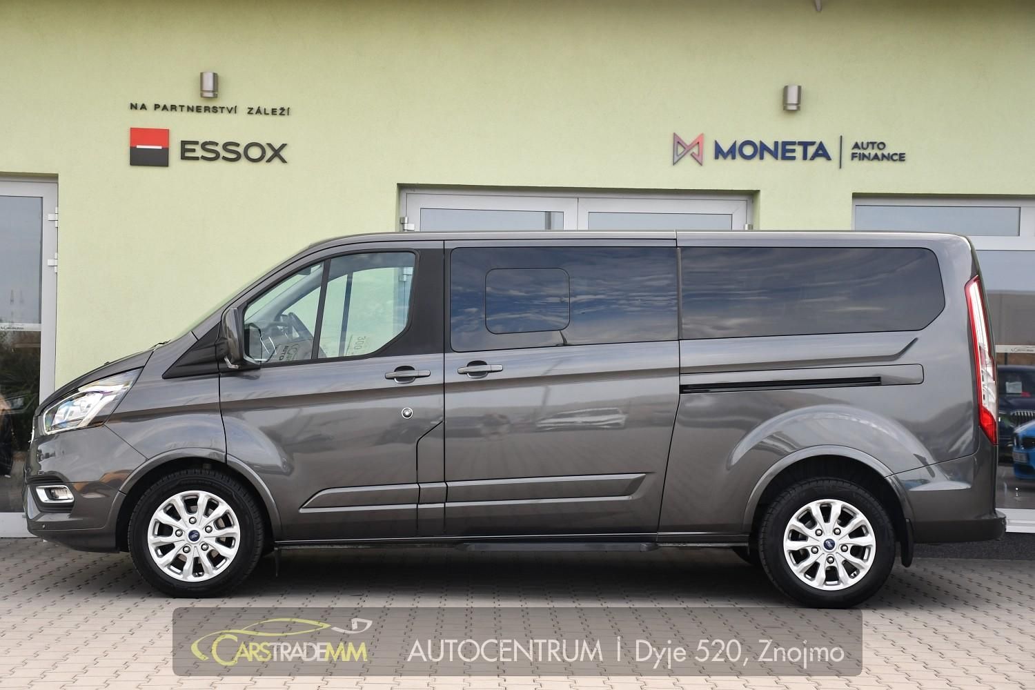 Ford Tourneo Custom, 2.0EcoBlue 8.MÍST TITANIUM - fotka 2