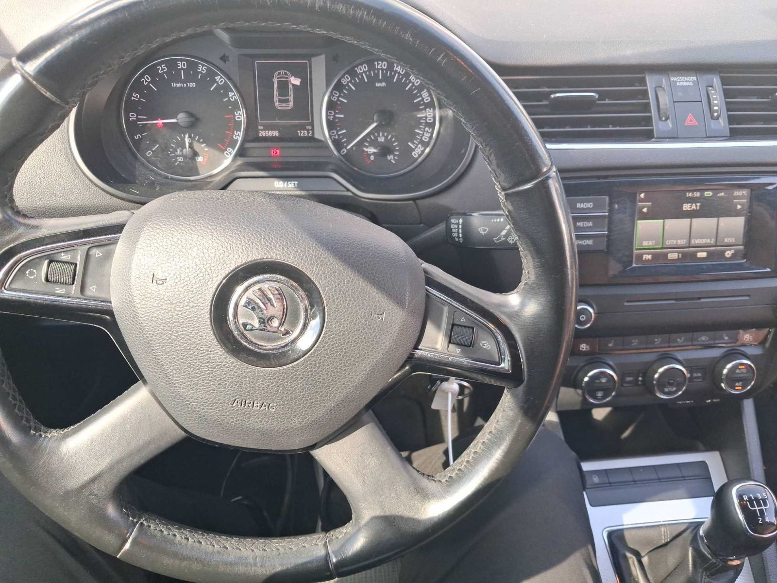 Škoda Octavia, 1.6 TDI, Klima - fotka 3