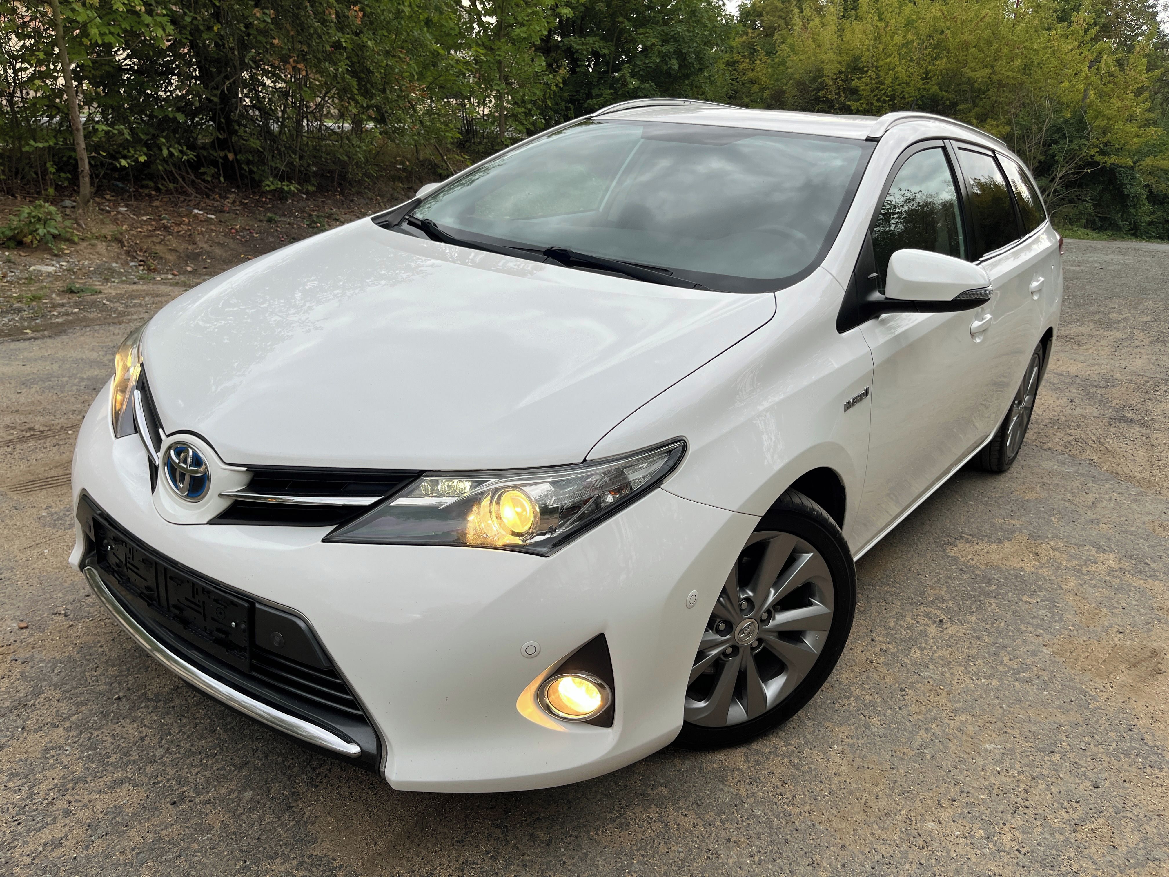 Toyota Auris, 1.8i 73kw - hybrid 1.majitel
