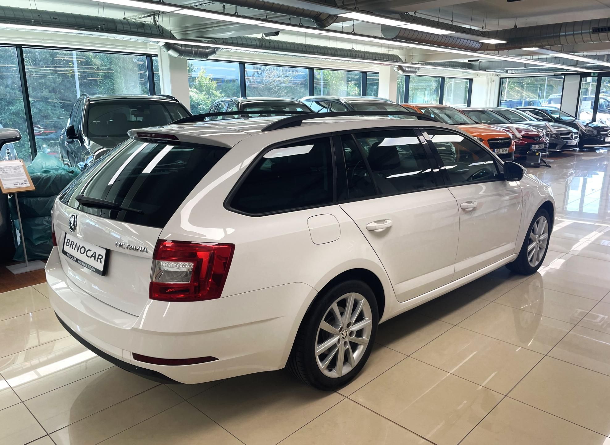 Škoda Octavia, 2.0 TSI, DSG, AMBITION - fotka 6