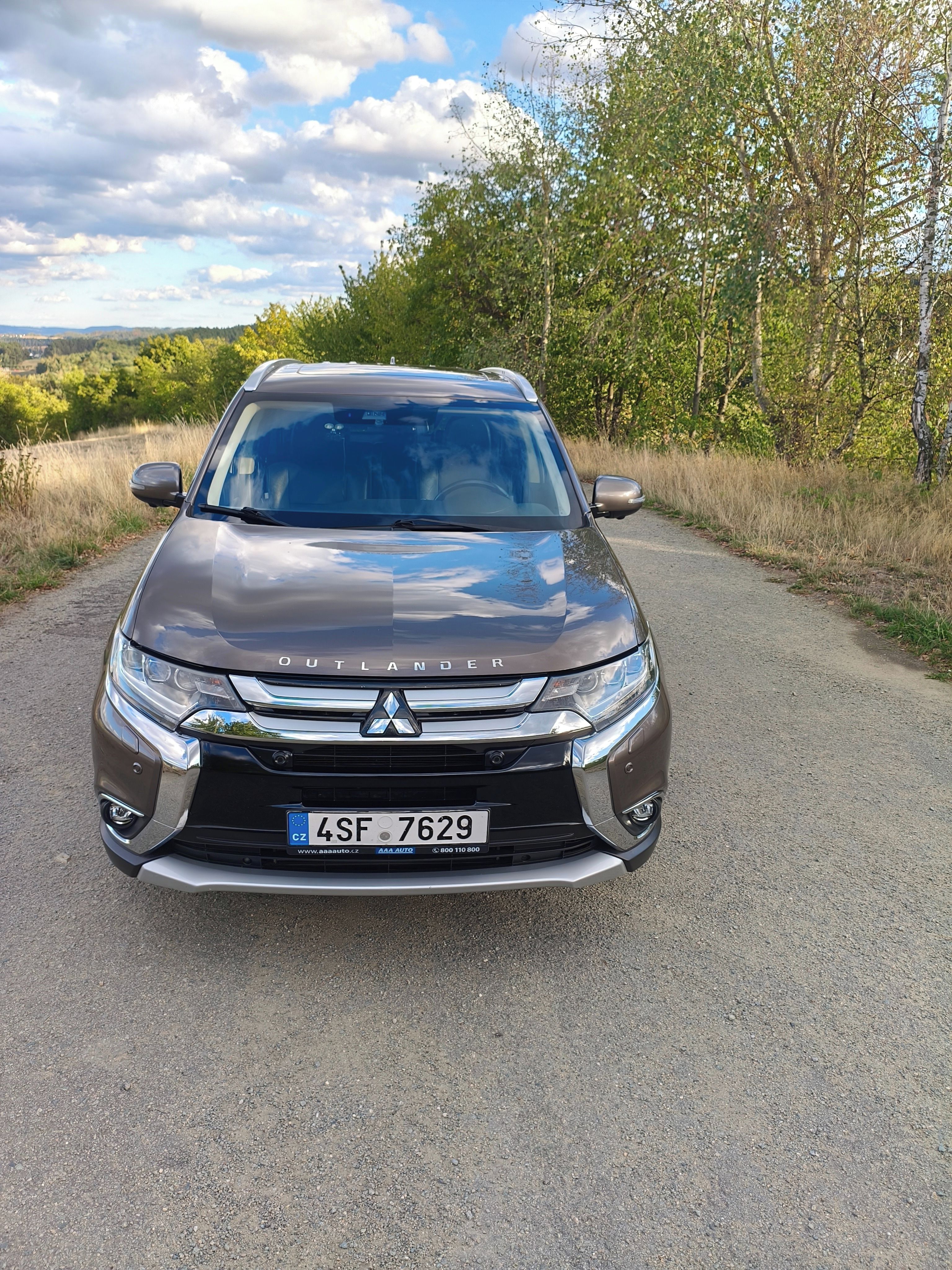 Mitsubishi Outlander, Osobní SUV 2,2 DI-D 4x4, 6AT - fotka 3