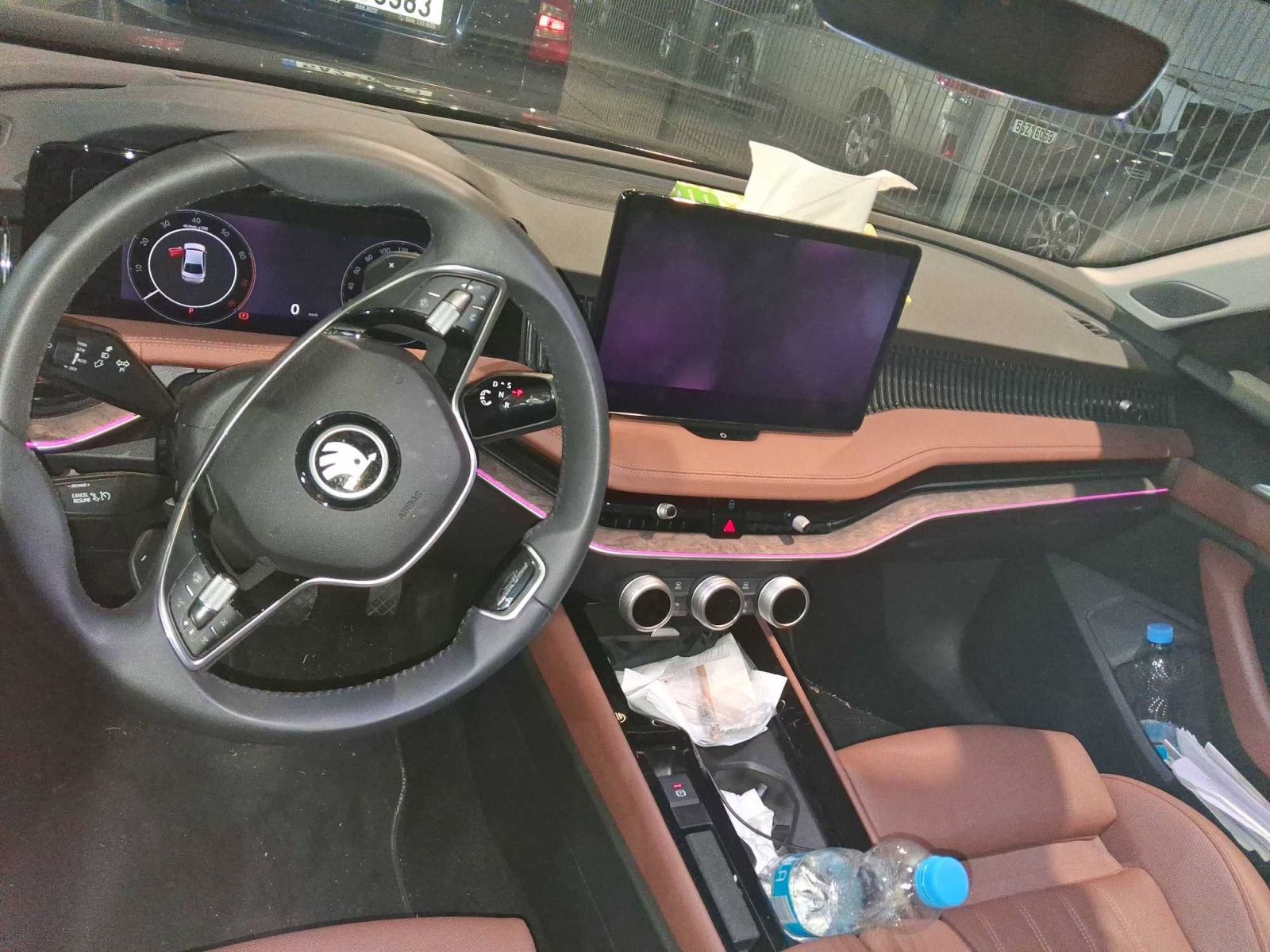 Škoda Superb, 2.0 TSI, Laurin&Klement - fotka 3