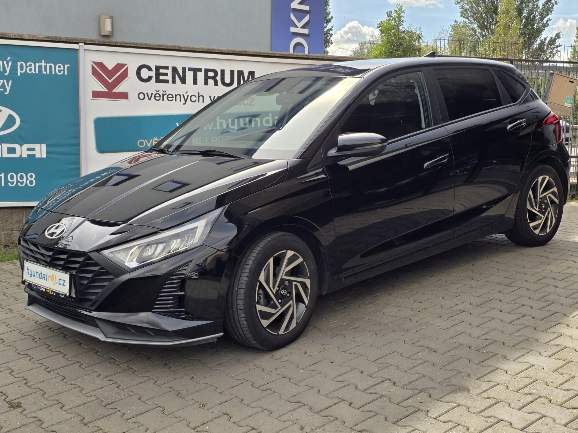 Hyundai i20, 1.2-V ZÁRUCE-VYHŘÍVANÝ VOLANT - fotka 5
