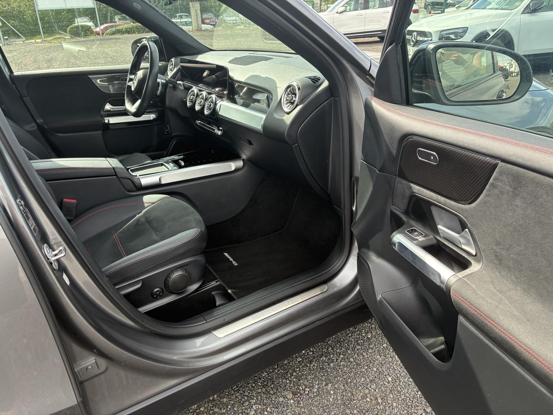Mercedes-Benz GLB, 200d 4MATIC - fotka 6