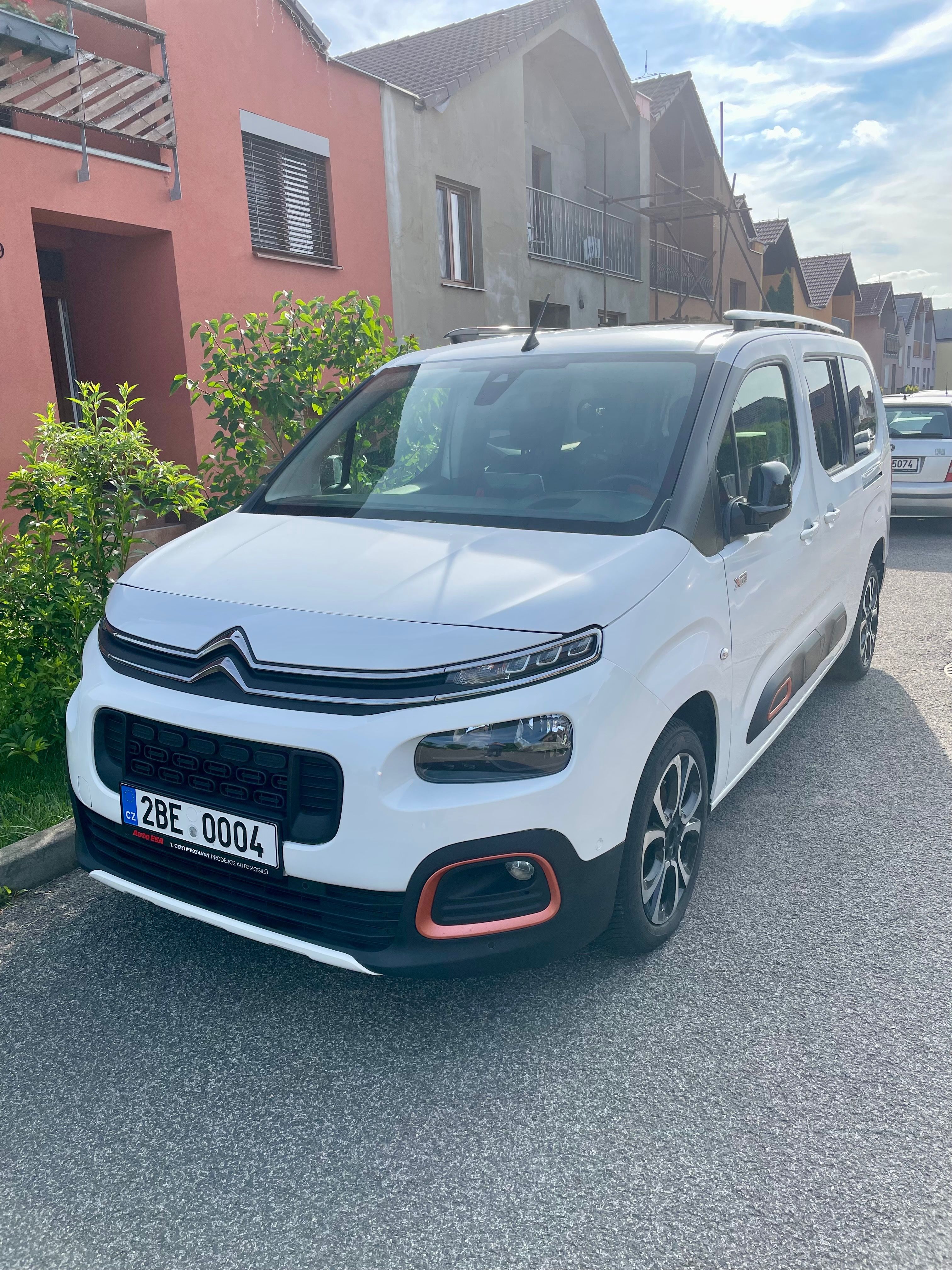 Citroën Berlingo, XL 1.5 BlueHDi EAT8 - fotka 2