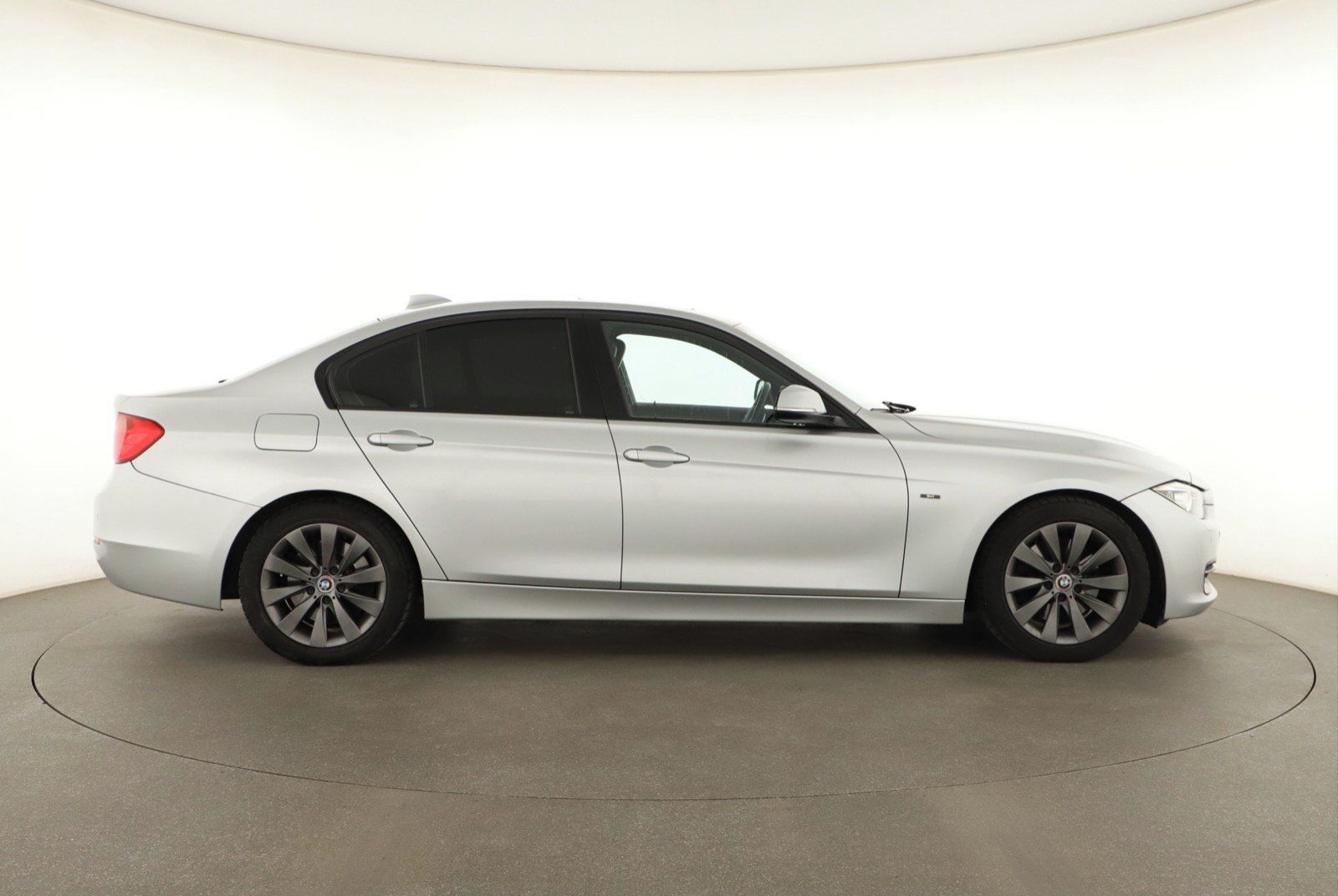 BMW Řada 3, 330 d, Automat, Kůže, Navi - fotka 6