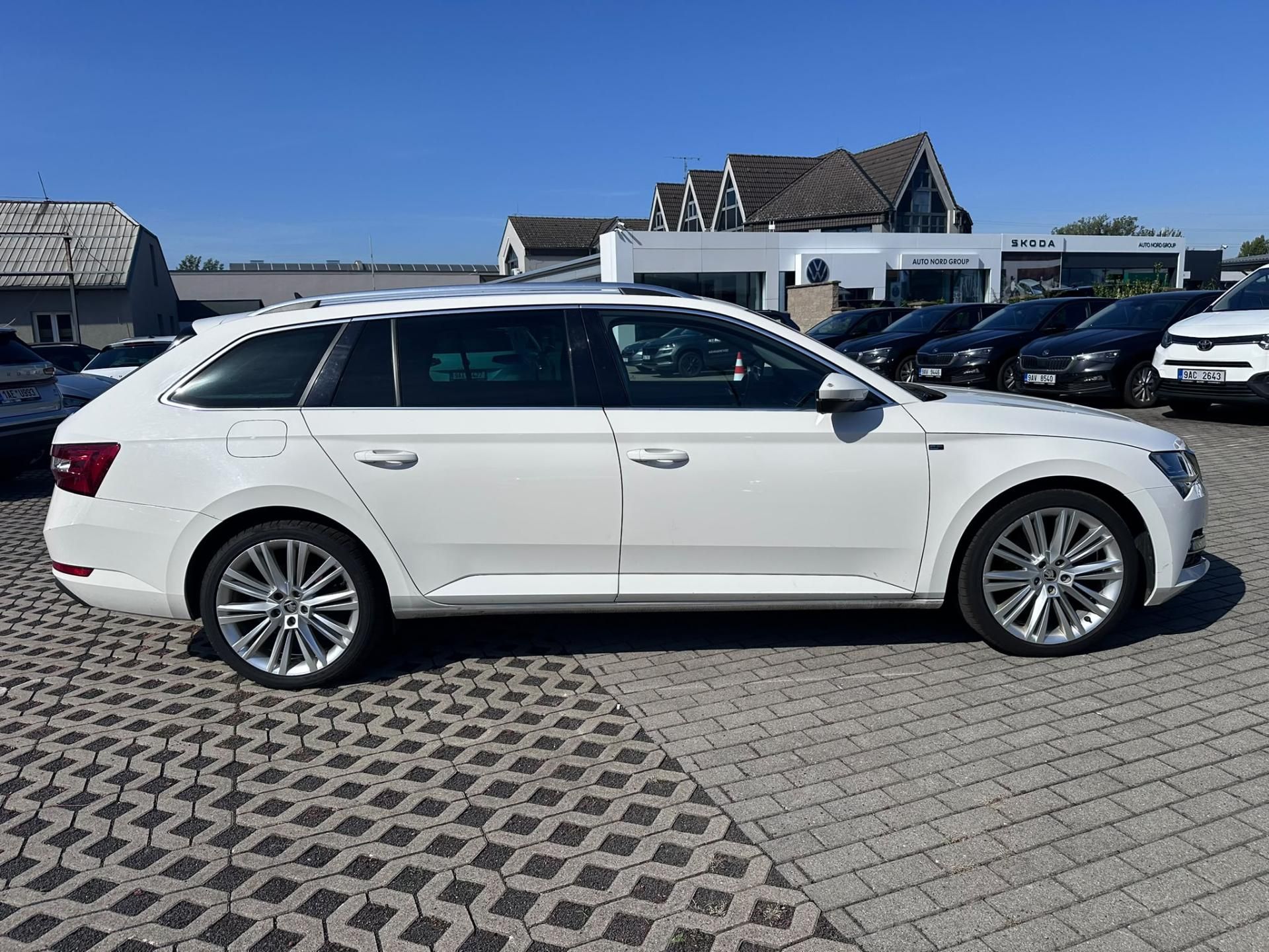 Škoda Superb, 2.0 TDI 110kW Style - fotka 3