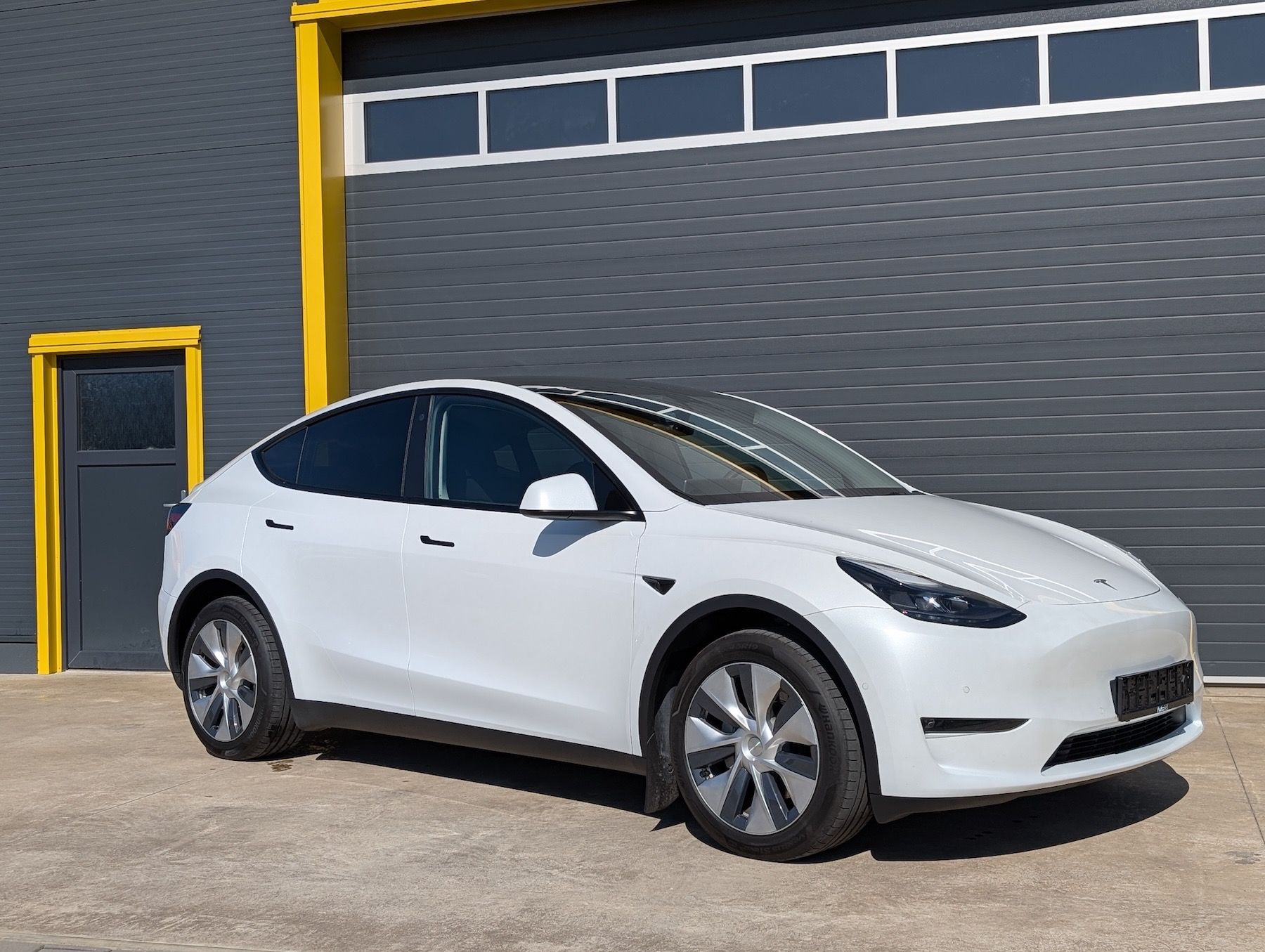 Tesla Model Y, Long Range/AWD, 378 kW, Záruka - fotka 4